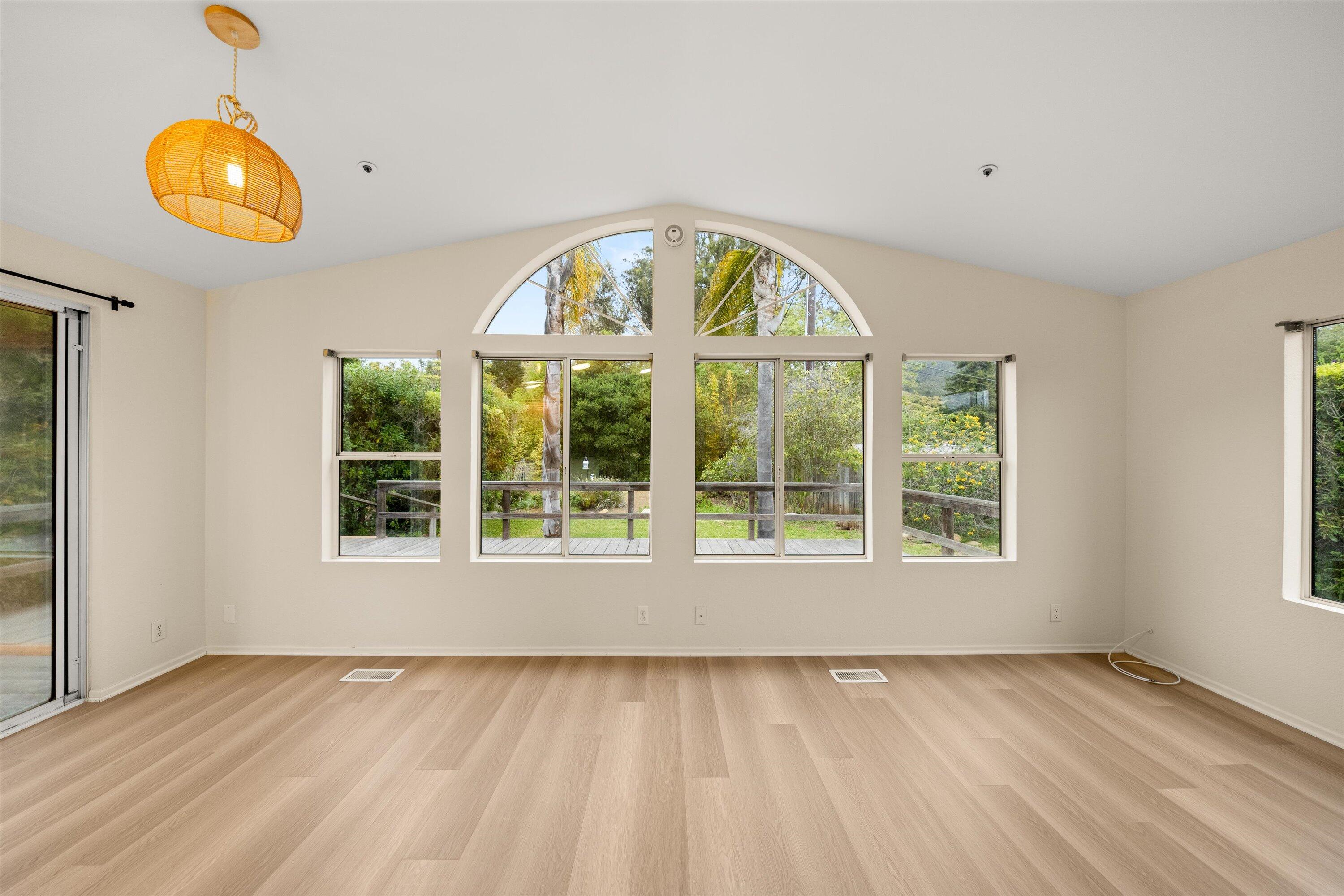 Carpinteria, California 93013, United States, 2 Bedrooms Bedrooms, ,2 BathroomsBathrooms,Residential,Active,112919