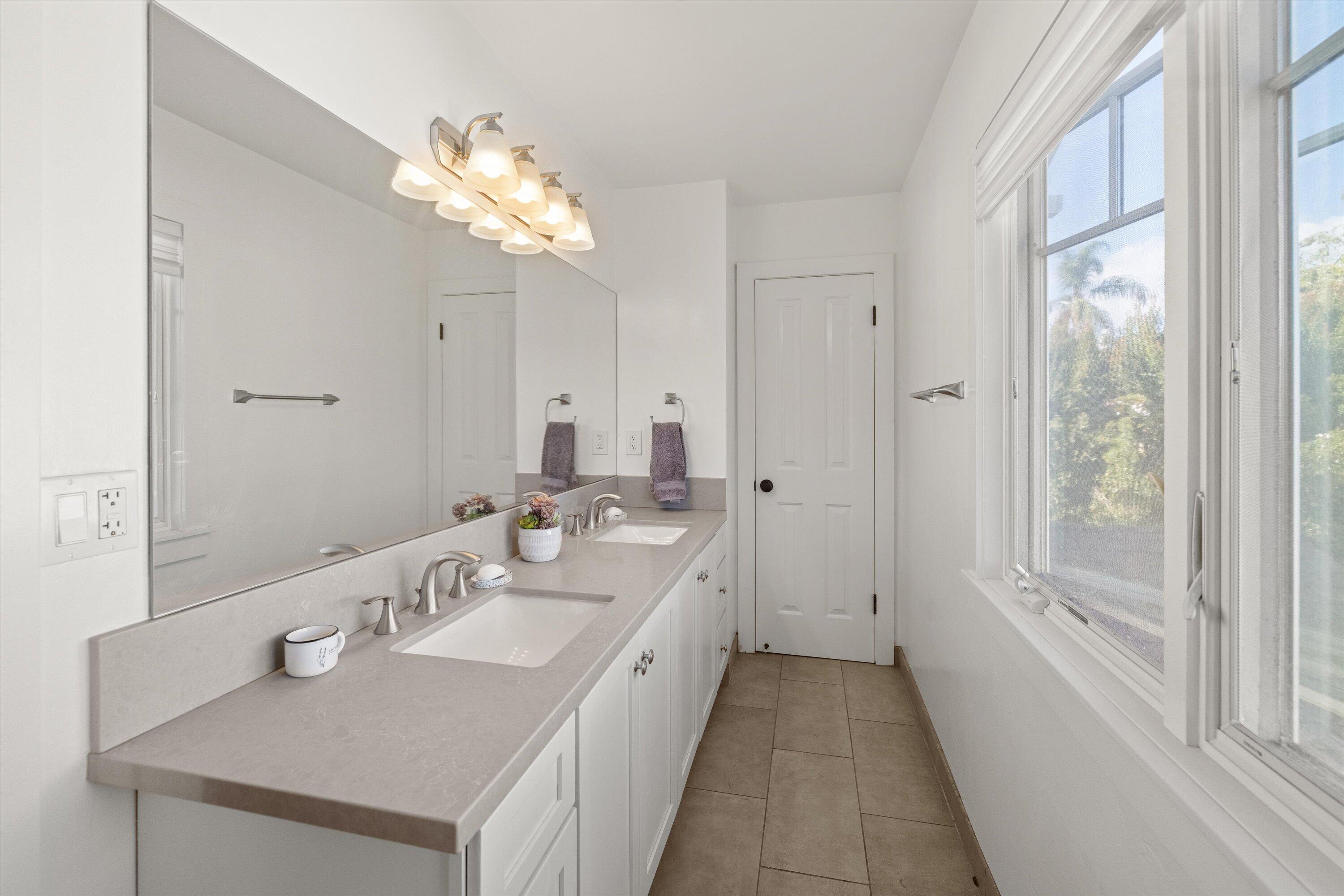 Santa Barbara, California 93101, United States, 2 Bedrooms Bedrooms, ,2 BathroomsBathrooms,Residential,Active,112908