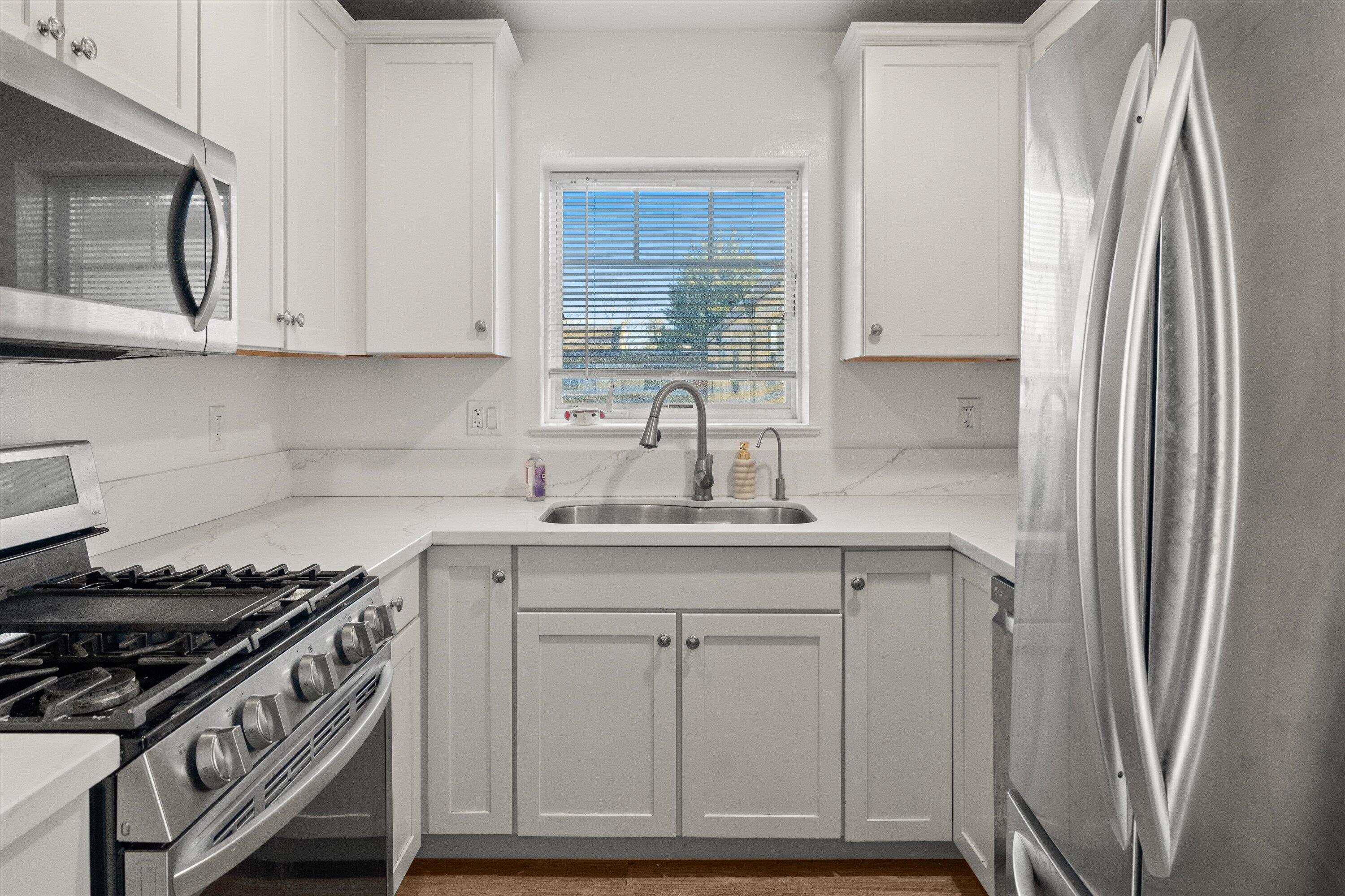 Santa Barbara, California 93101, United States, 2 Bedrooms Bedrooms, ,2 BathroomsBathrooms,Residential,Active,112908