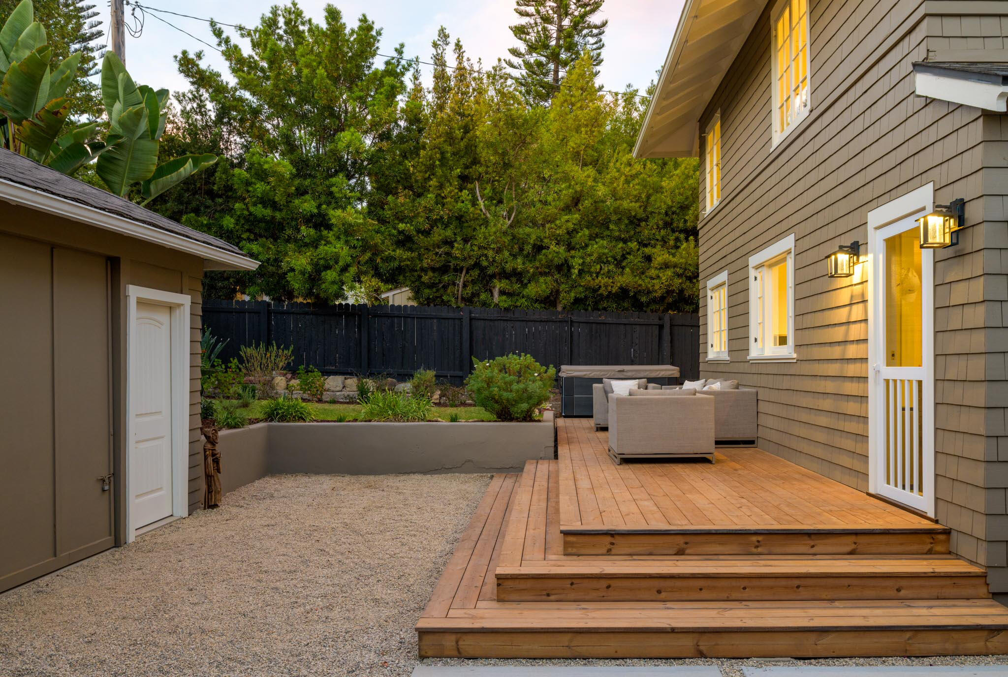 Santa Barbara, California 93101, United States, 3 Bedrooms Bedrooms, ,4 BathroomsBathrooms,Residential,Active,207071