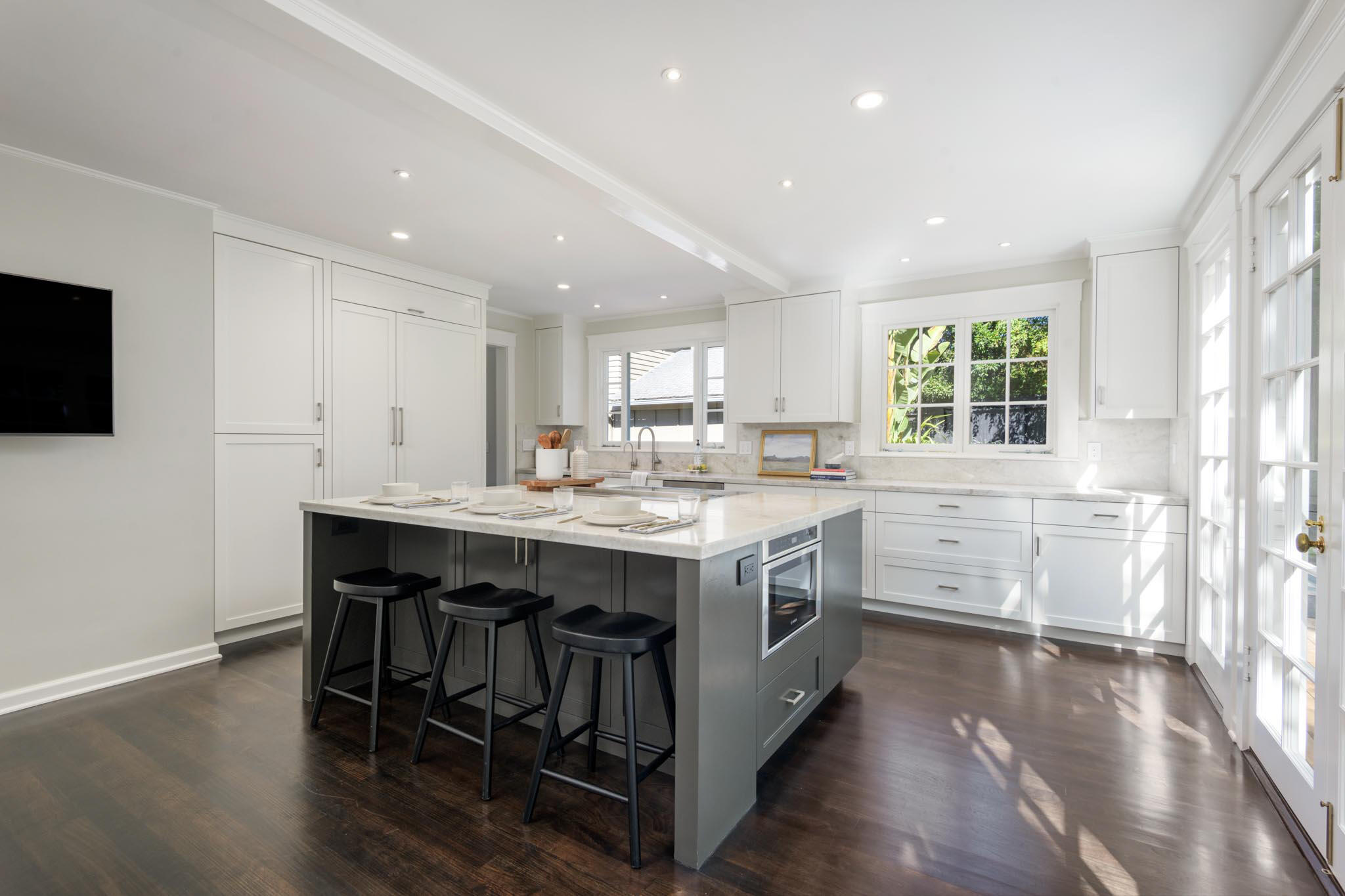 Santa Barbara, California 93101, United States, 3 Bedrooms Bedrooms, ,4 BathroomsBathrooms,Residential,Active,207071