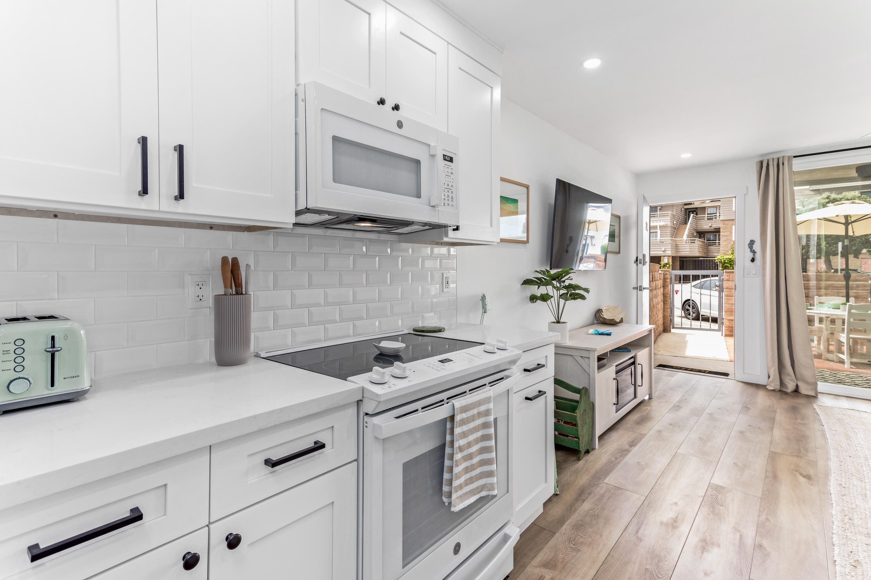 Carpinteria, California 93013, United States, 1 Bedroom Bedrooms, ,1 BathroomBathrooms,Residential,Active,204865