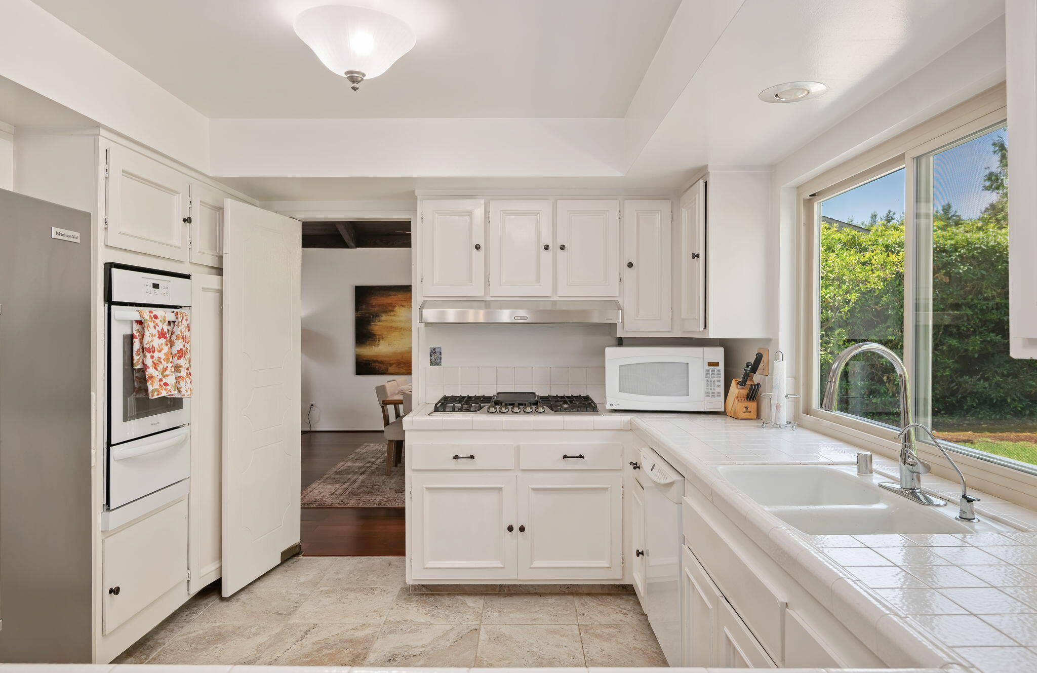 Santa Barbara, California 93111, United States, 5 Bedrooms Bedrooms, ,4 BathroomsBathrooms,Residential,Active,151628