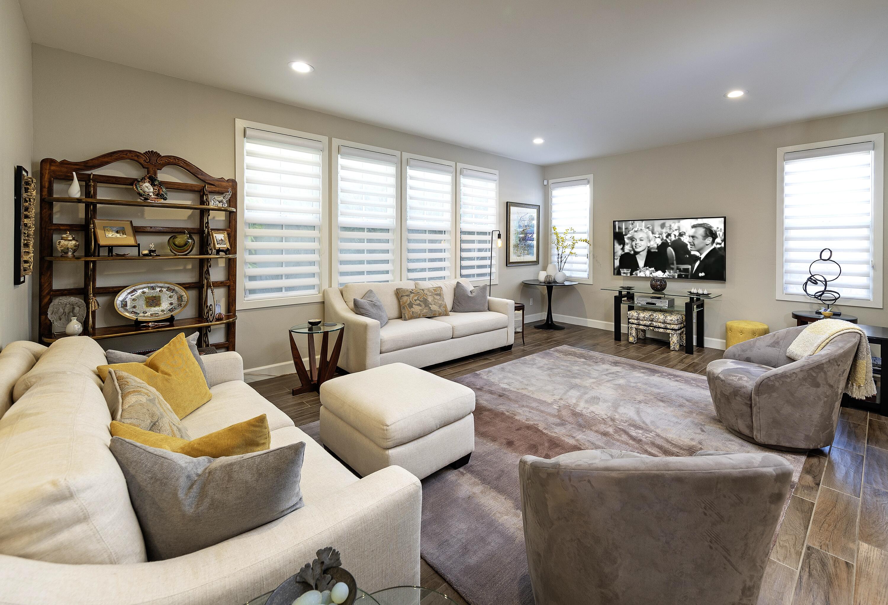 Santa Barbara, California 93111, United States, 3 Bedrooms Bedrooms, ,3 BathroomsBathrooms,Residential,Pending,220391