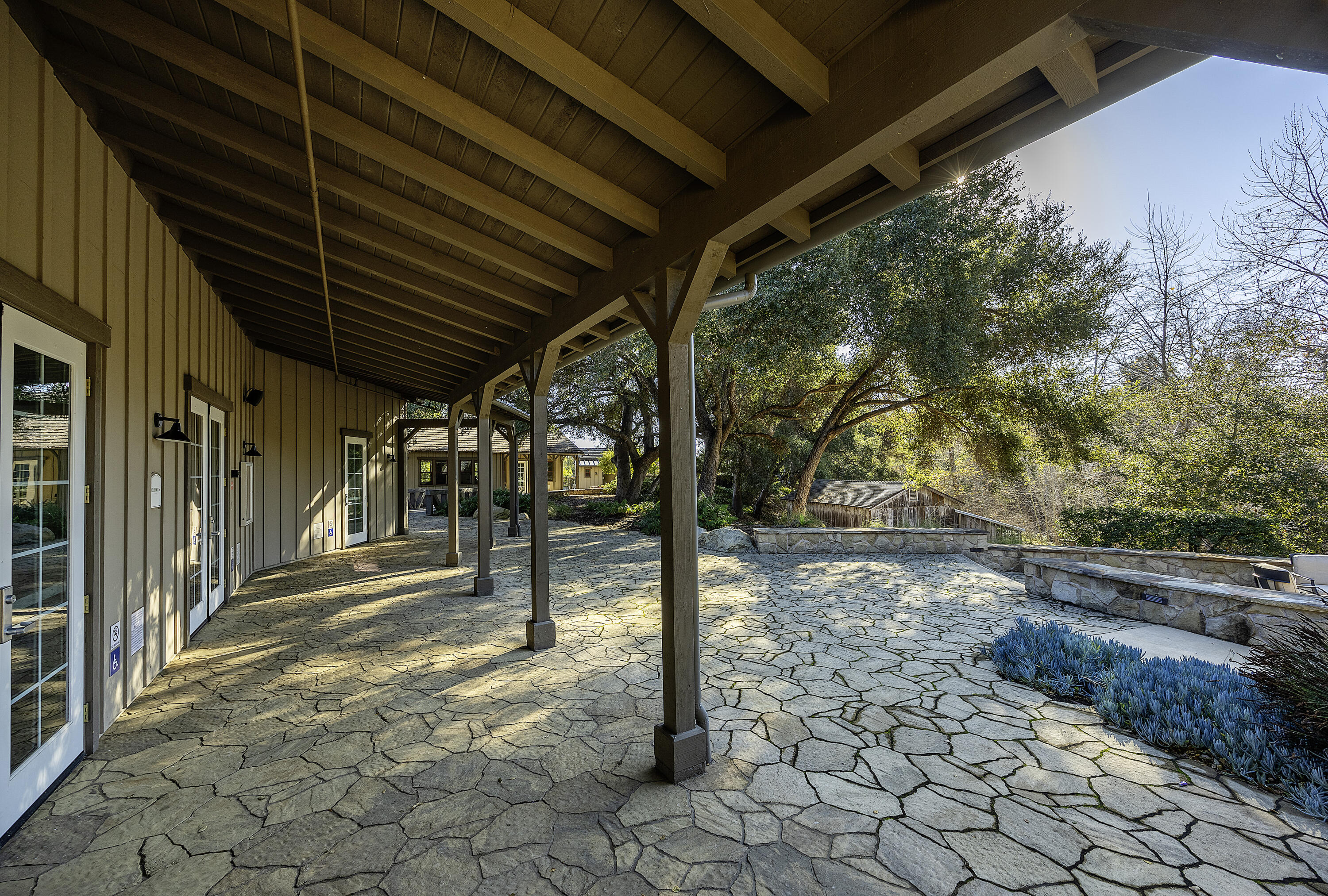 Santa Barbara, California 93111, United States, 3 Bedrooms Bedrooms, ,3 BathroomsBathrooms,Residential,Pending,220391