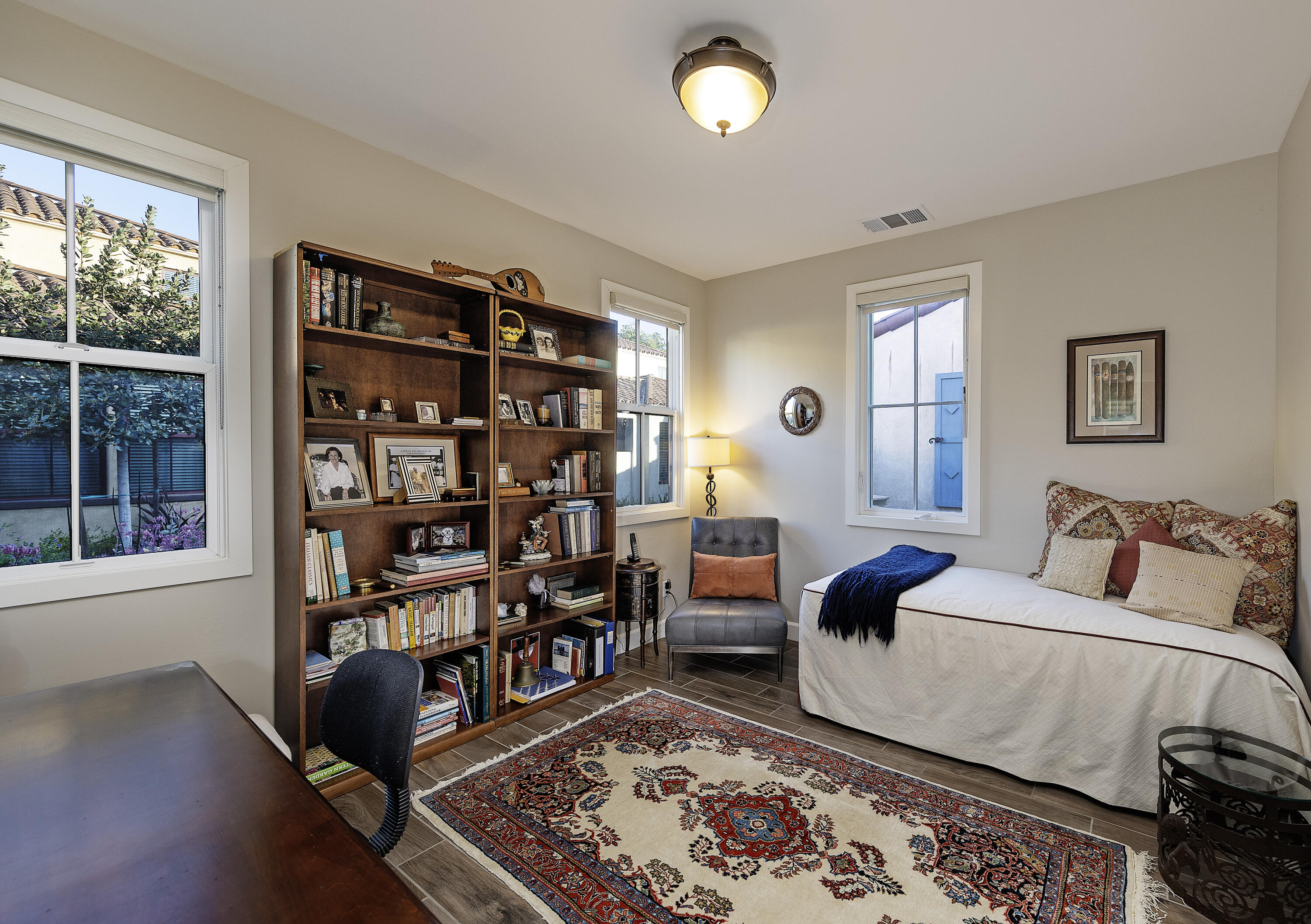 Santa Barbara, California 93111, United States, 3 Bedrooms Bedrooms, ,3 BathroomsBathrooms,Residential,Pending,220391