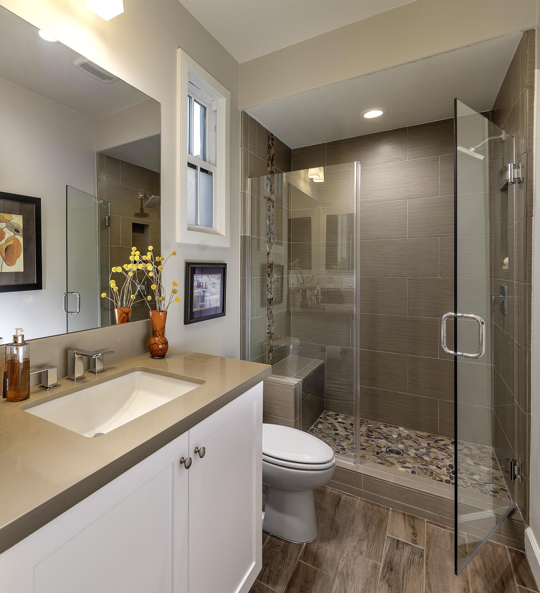 Santa Barbara, California 93111, United States, 3 Bedrooms Bedrooms, ,3 BathroomsBathrooms,Residential,Pending,220391