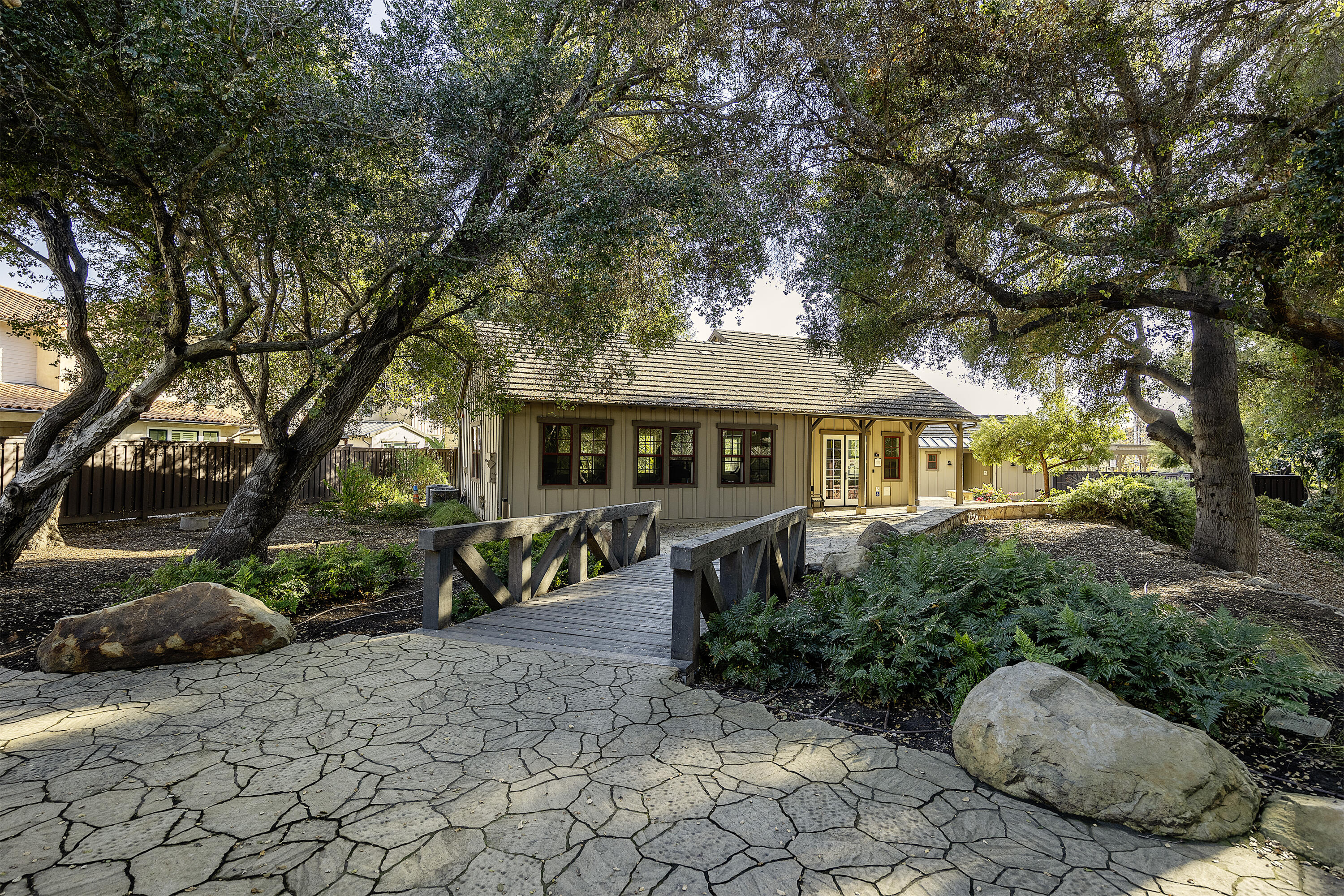 Santa Barbara, California 93111, United States, 3 Bedrooms Bedrooms, ,3 BathroomsBathrooms,Residential,Pending,220391