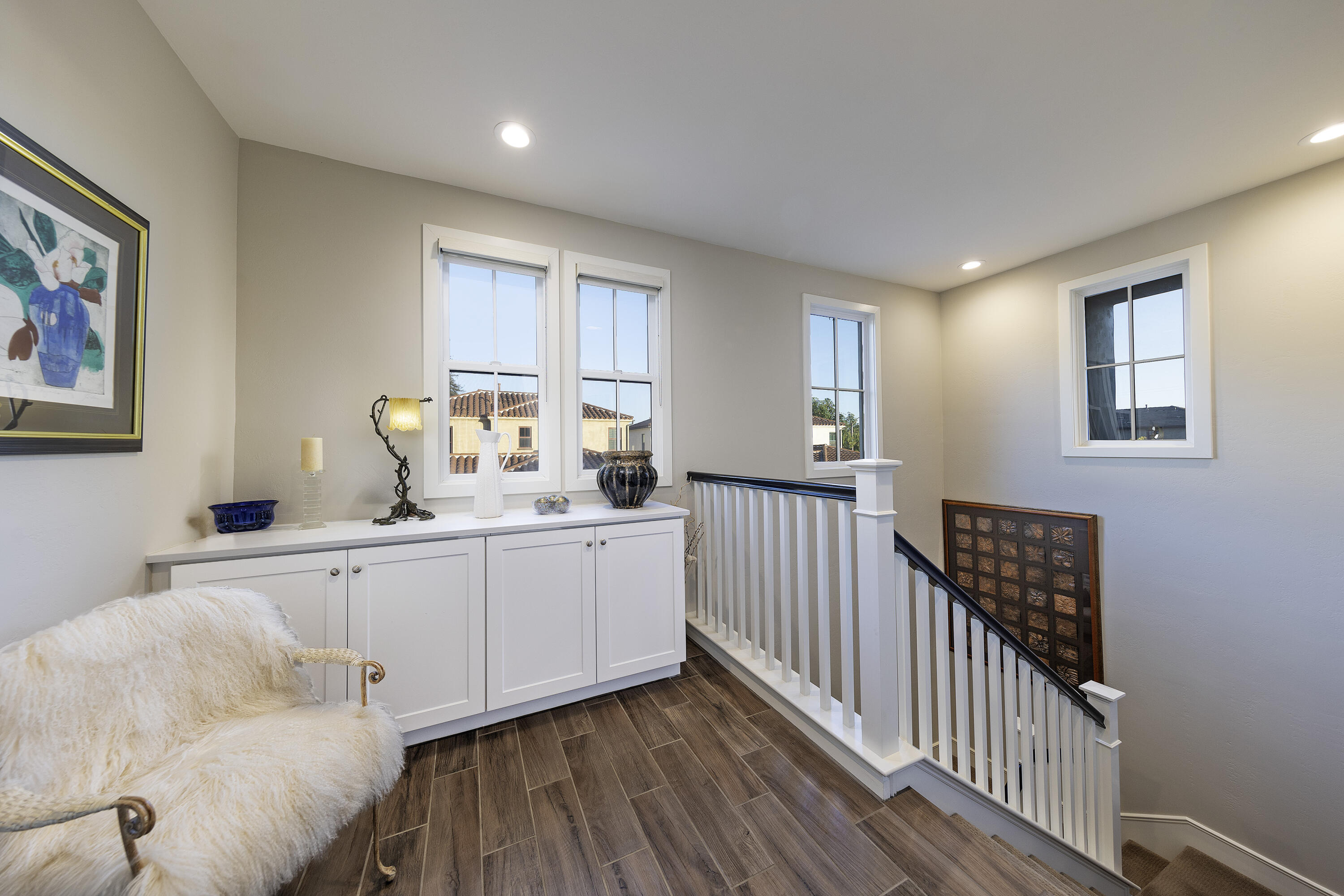 Santa Barbara, California 93111, United States, 3 Bedrooms Bedrooms, ,3 BathroomsBathrooms,Residential,Pending,220391