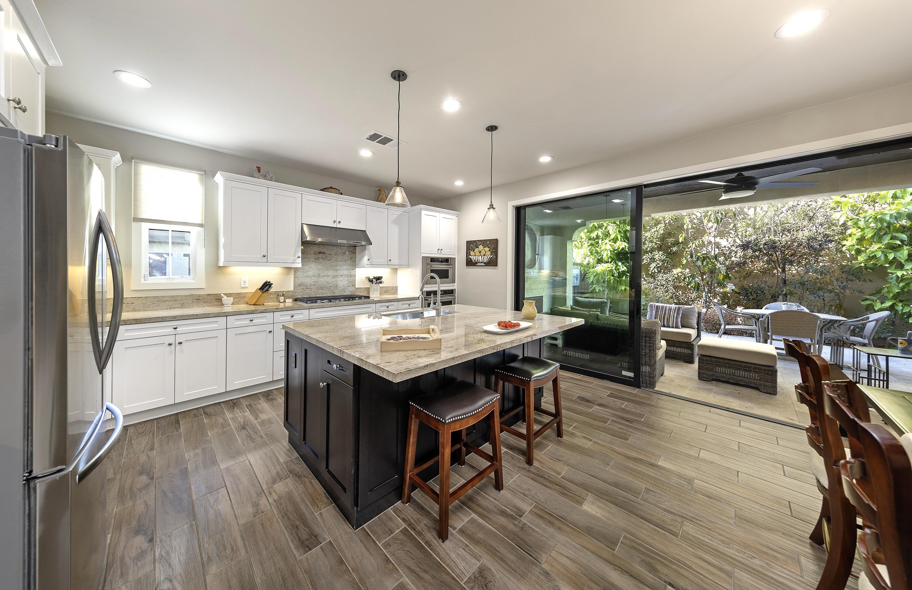 Santa Barbara, California 93111, United States, 3 Bedrooms Bedrooms, ,3 BathroomsBathrooms,Residential,Pending,220391