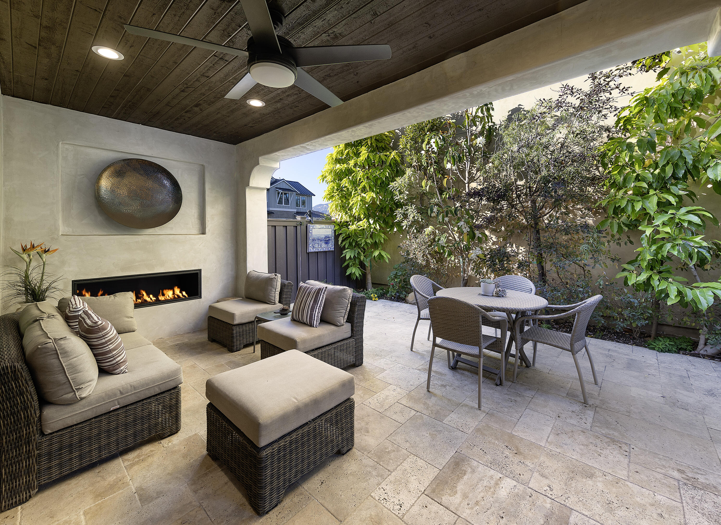 Santa Barbara, California 93111, United States, 3 Bedrooms Bedrooms, ,3 BathroomsBathrooms,Residential,Pending,220391