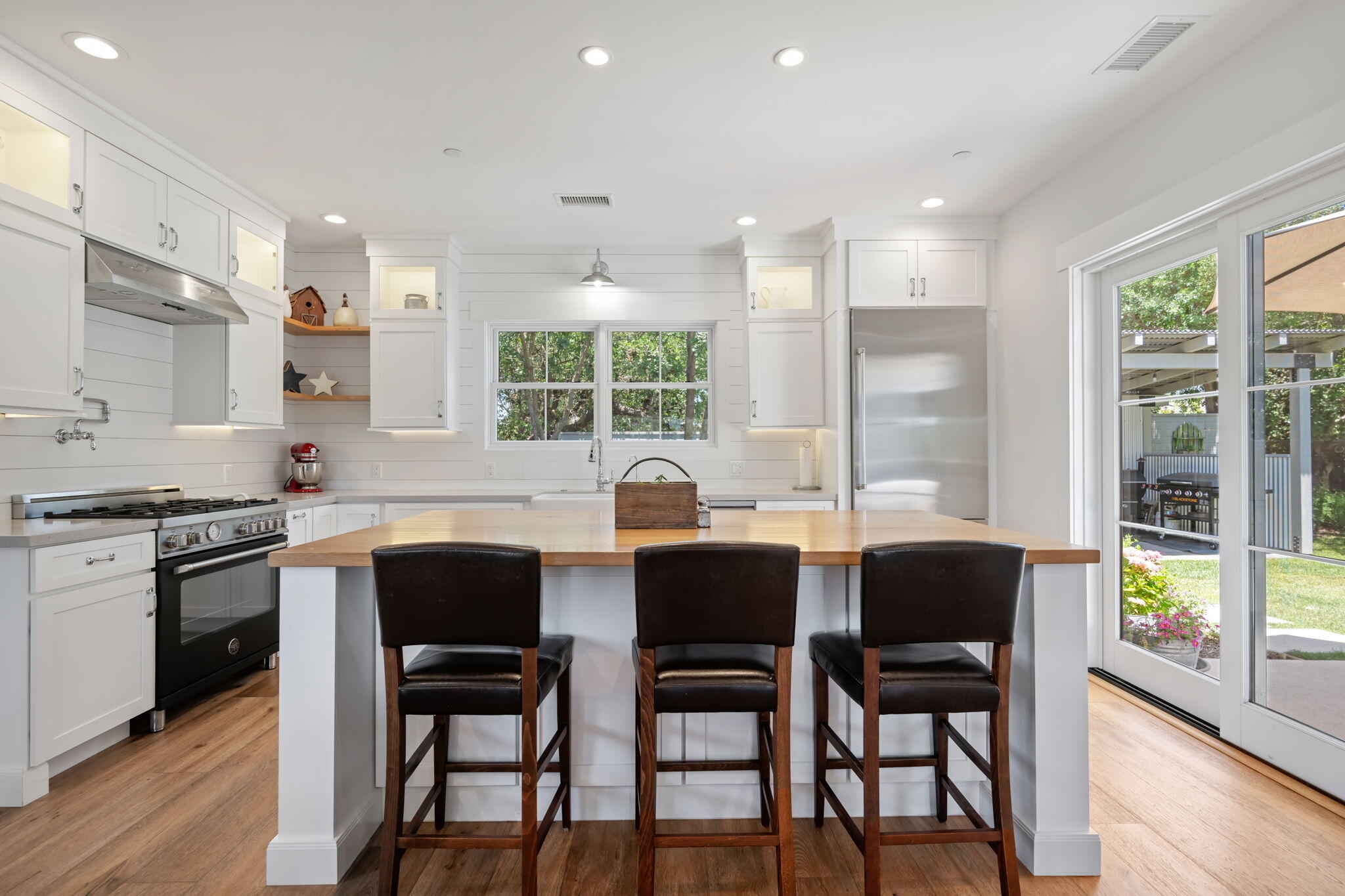 Santa Ynez, California 93460, United States, 4 Bedrooms Bedrooms, ,3 BathroomsBathrooms,Residential,Active,152261