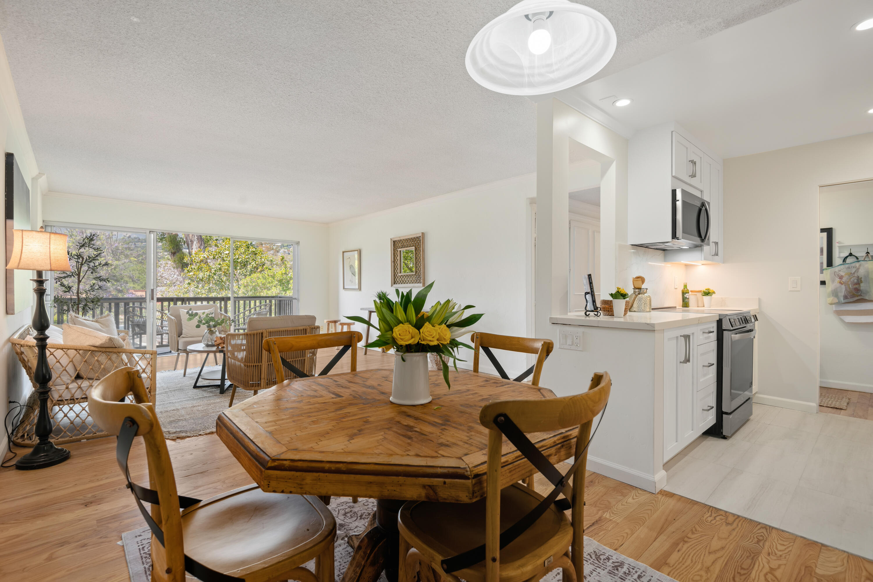 Santa Barbara, California 93105, United States, 2 Bedrooms Bedrooms, ,2 BathroomsBathrooms,Residential,Active,160605