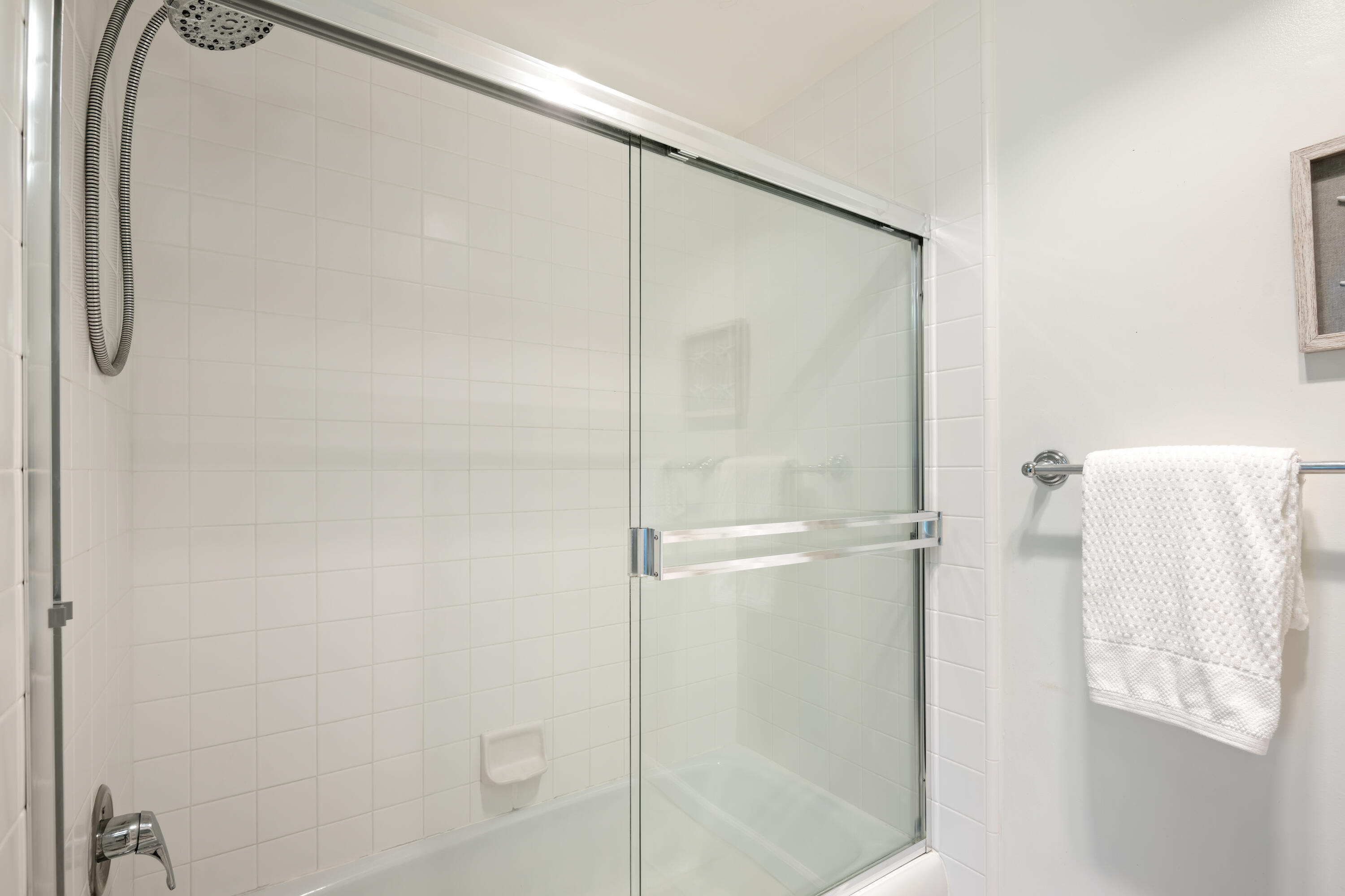 Santa Barbara, California 93105, United States, 2 Bedrooms Bedrooms, ,2 BathroomsBathrooms,Residential,Active,160605