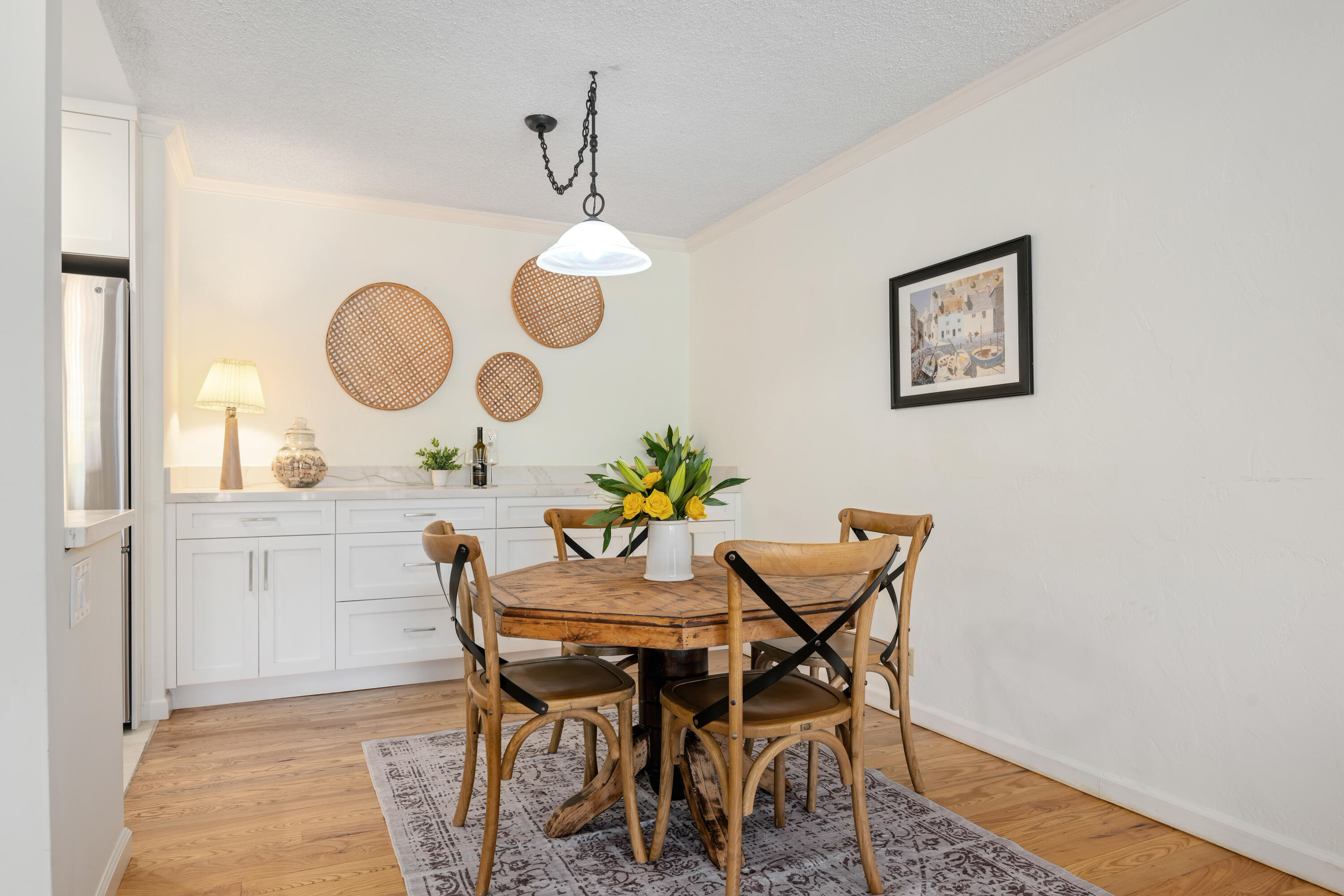 Santa Barbara, California 93105, United States, 2 Bedrooms Bedrooms, ,2 BathroomsBathrooms,Residential,Active,160605