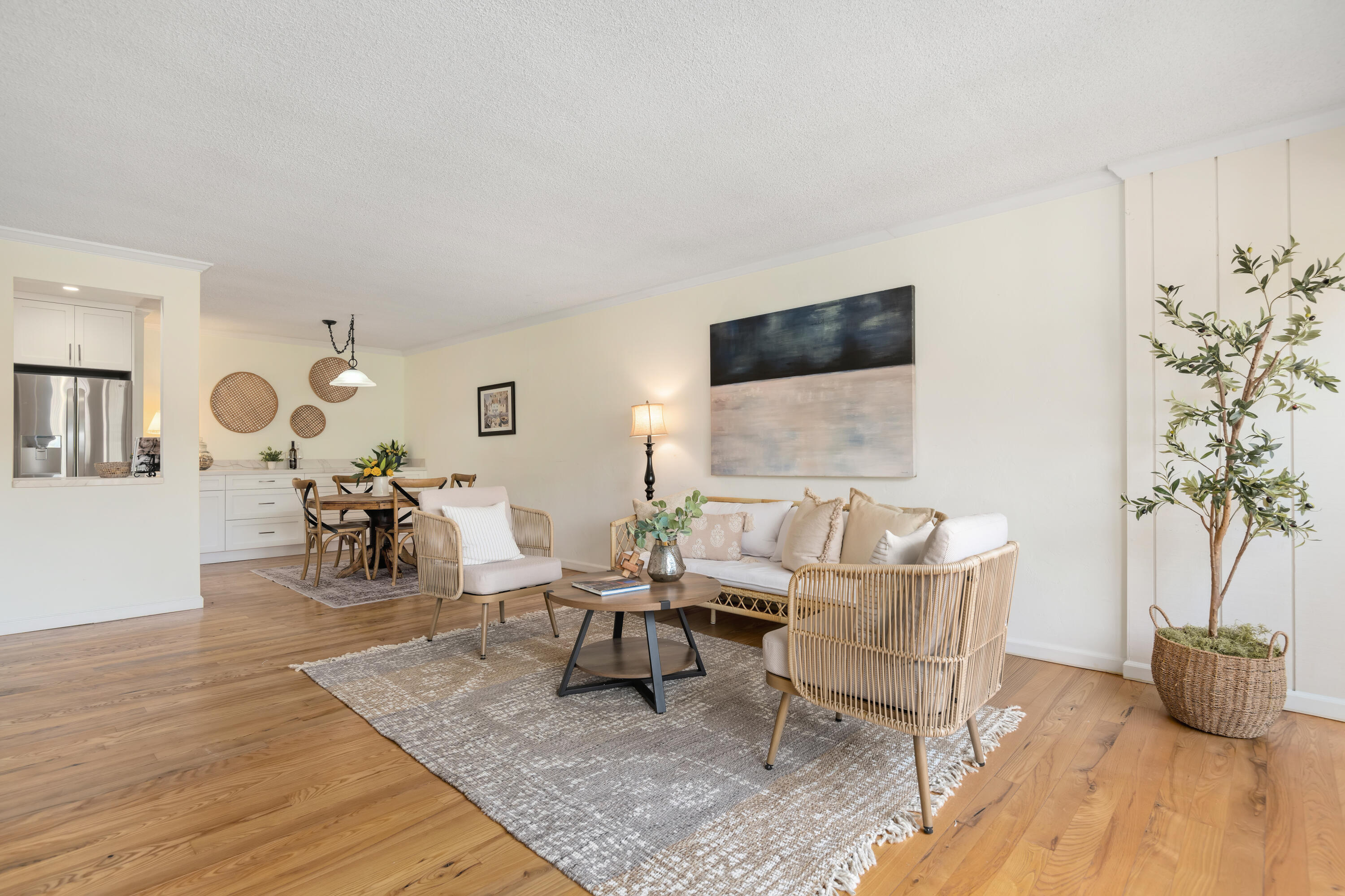 Santa Barbara, California 93105, United States, 2 Bedrooms Bedrooms, ,2 BathroomsBathrooms,Residential,Active,160605