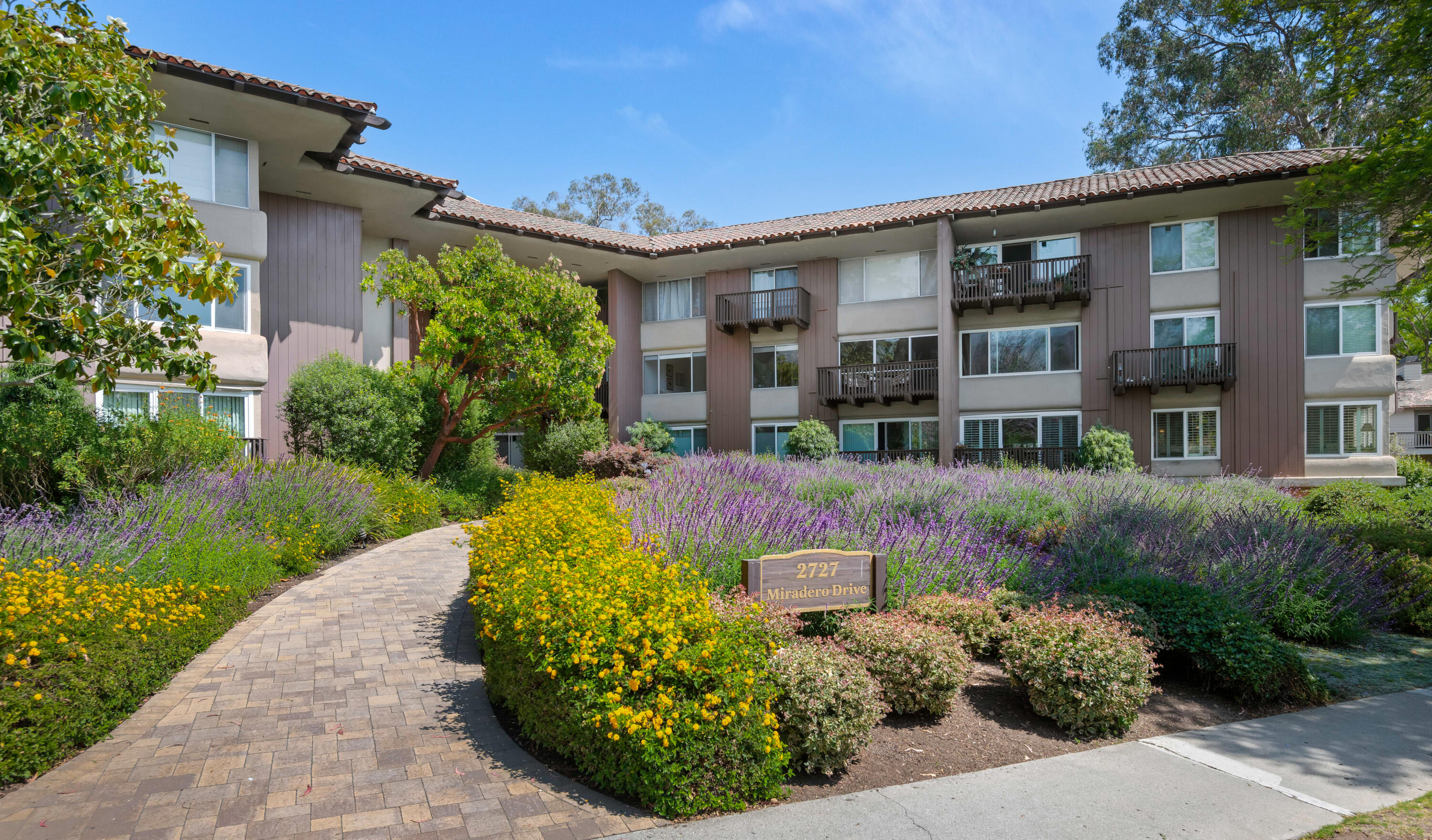 Santa Barbara, California 93105, United States, 2 Bedrooms Bedrooms, ,2 BathroomsBathrooms,Residential,Active,160605