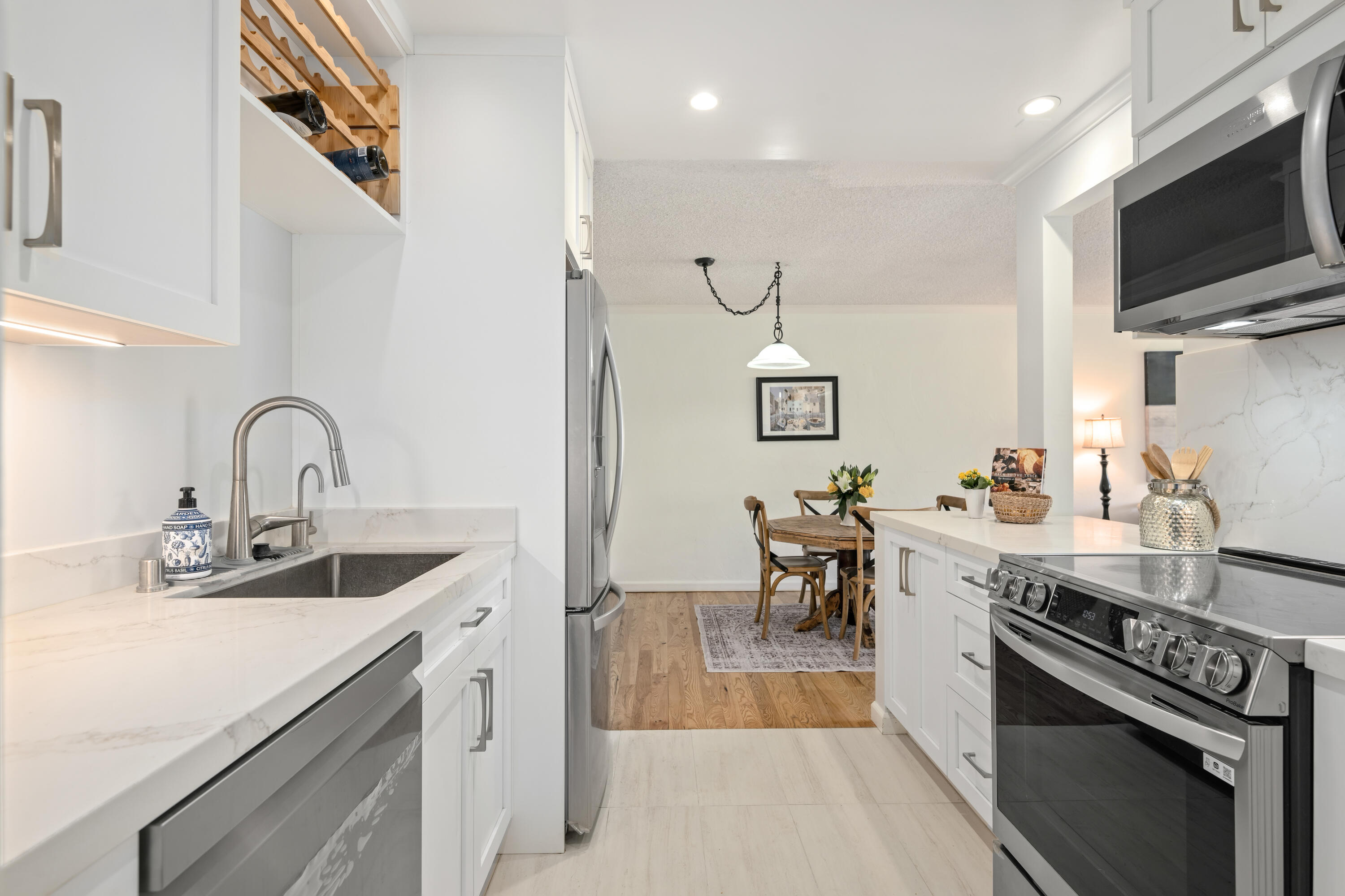 Santa Barbara, California 93105, United States, 2 Bedrooms Bedrooms, ,2 BathroomsBathrooms,Residential,Active,160605