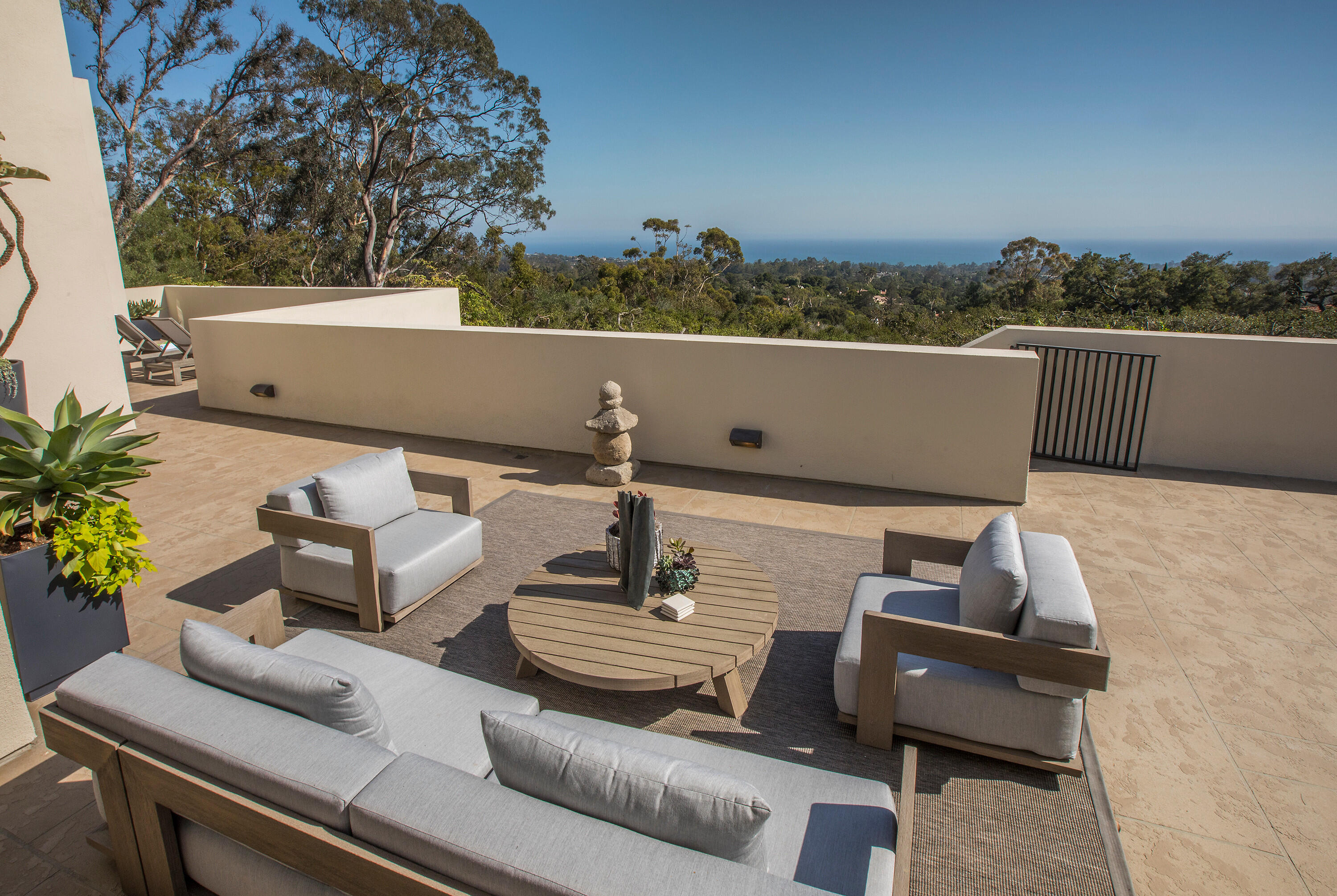 Santa Barbara, California 93108, United States, 5 Bedrooms Bedrooms, ,5 BathroomsBathrooms,Residential,Active,73275