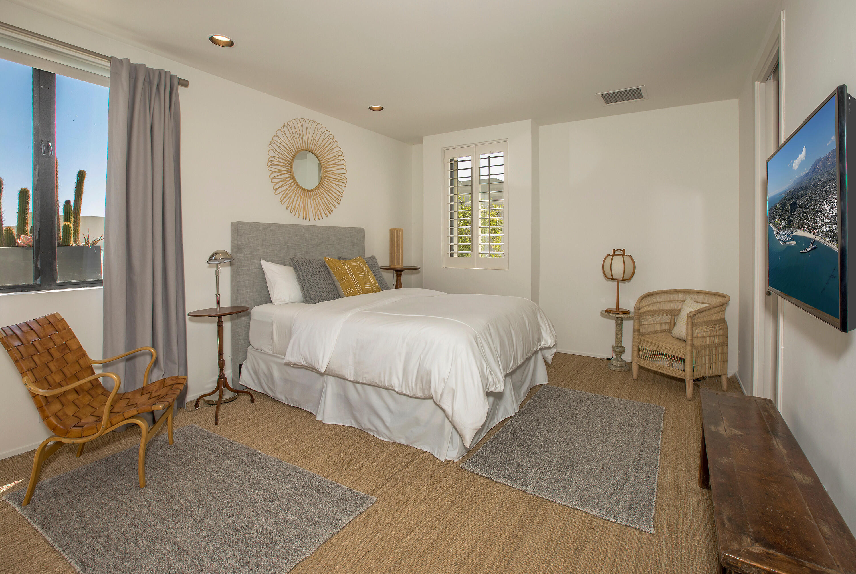 Santa Barbara, California 93108, United States, 5 Bedrooms Bedrooms, ,5 BathroomsBathrooms,Residential,Active,73275