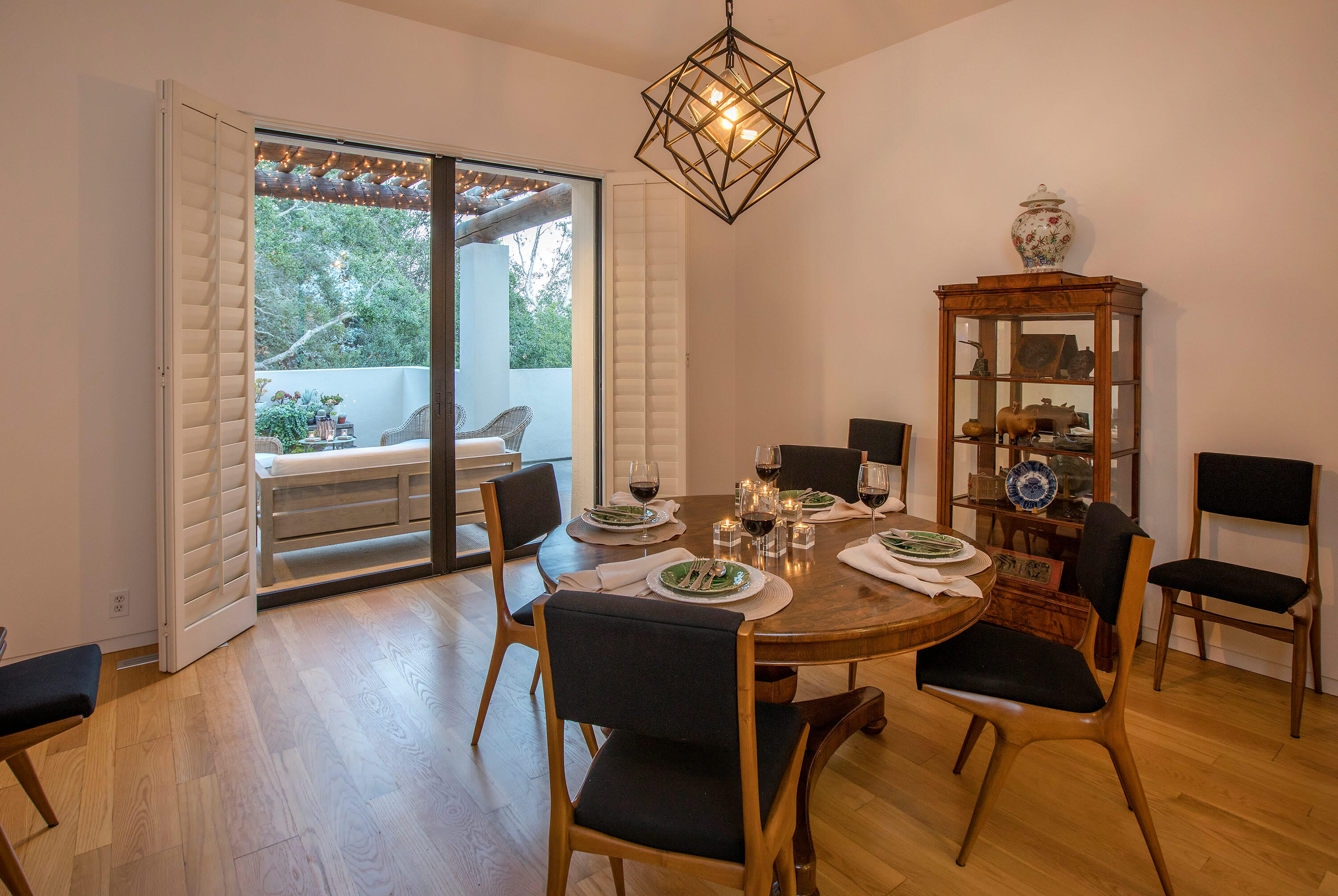 Santa Barbara, California 93108, United States, 5 Bedrooms Bedrooms, ,5 BathroomsBathrooms,Residential,Active,73275