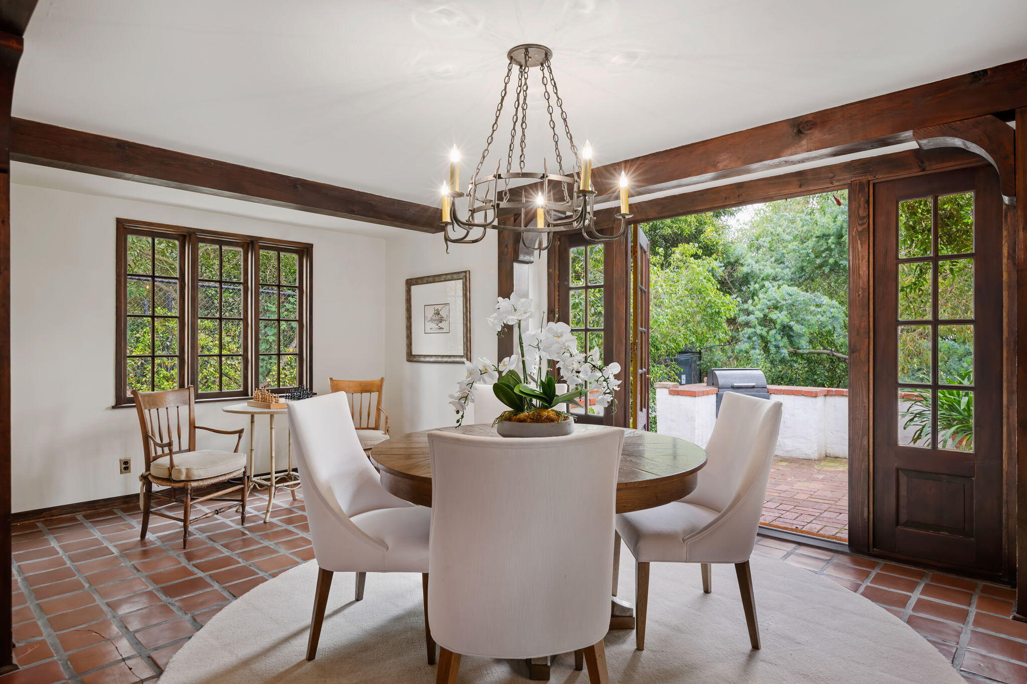 Santa Barbara, California 93103, United States, 3 Bedrooms Bedrooms, ,3 BathroomsBathrooms,Residential,Pending,123153