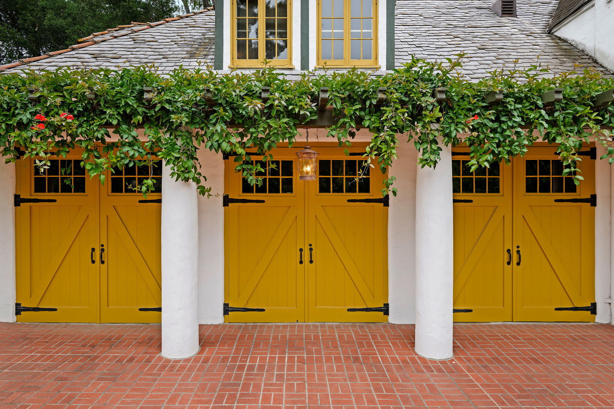 Santa Barbara, California 93103, United States, 3 Bedrooms Bedrooms, ,3 BathroomsBathrooms,Residential,Pending,123153