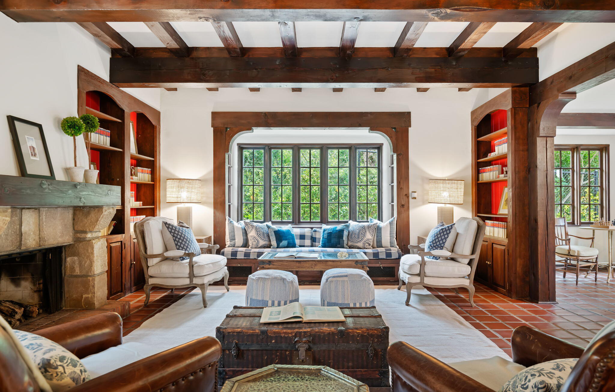 Santa Barbara, California 93103, United States, 3 Bedrooms Bedrooms, ,3 BathroomsBathrooms,Residential,Pending,123153