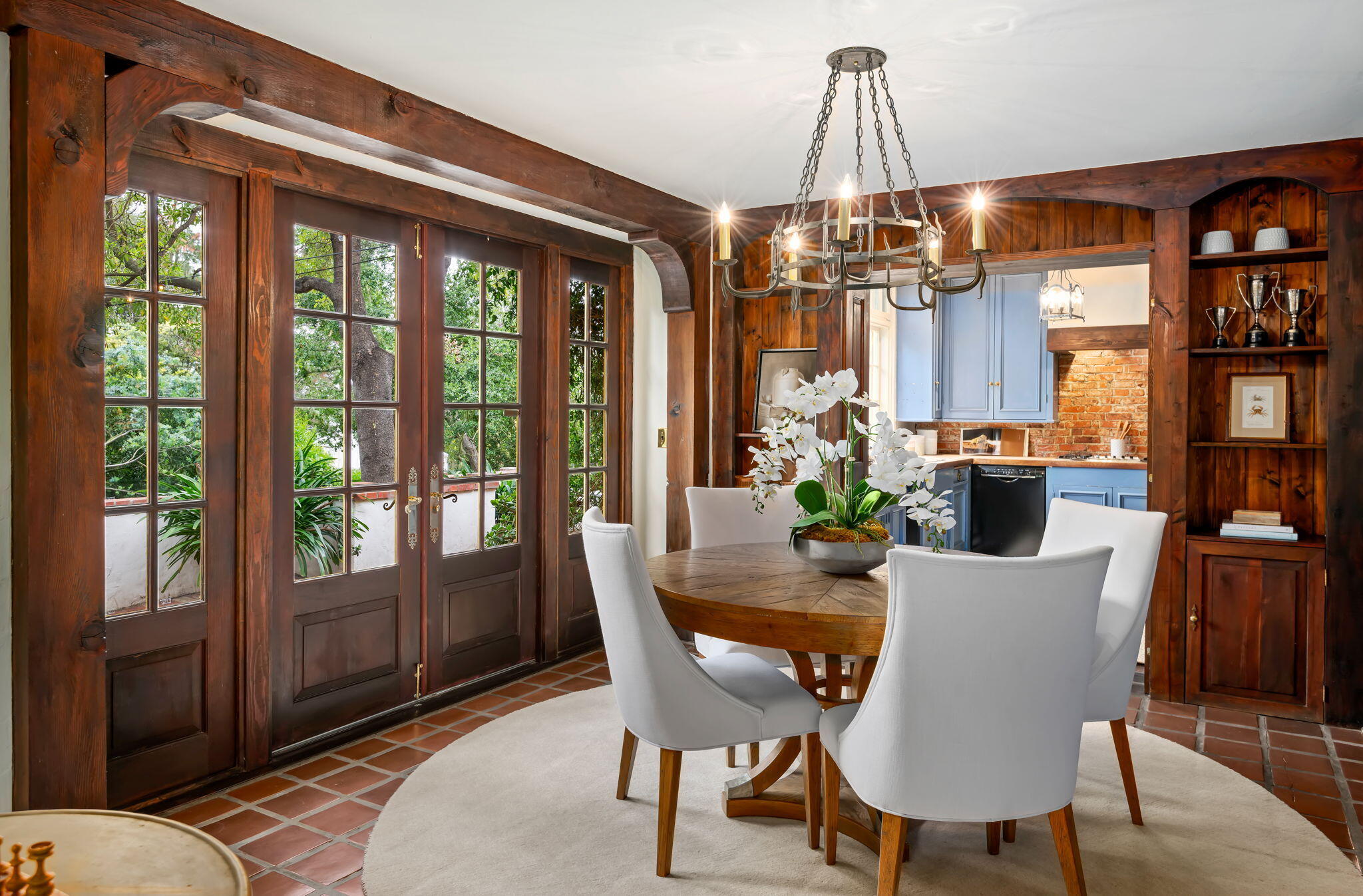 Santa Barbara, California 93103, United States, 3 Bedrooms Bedrooms, ,3 BathroomsBathrooms,Residential,Pending,123153