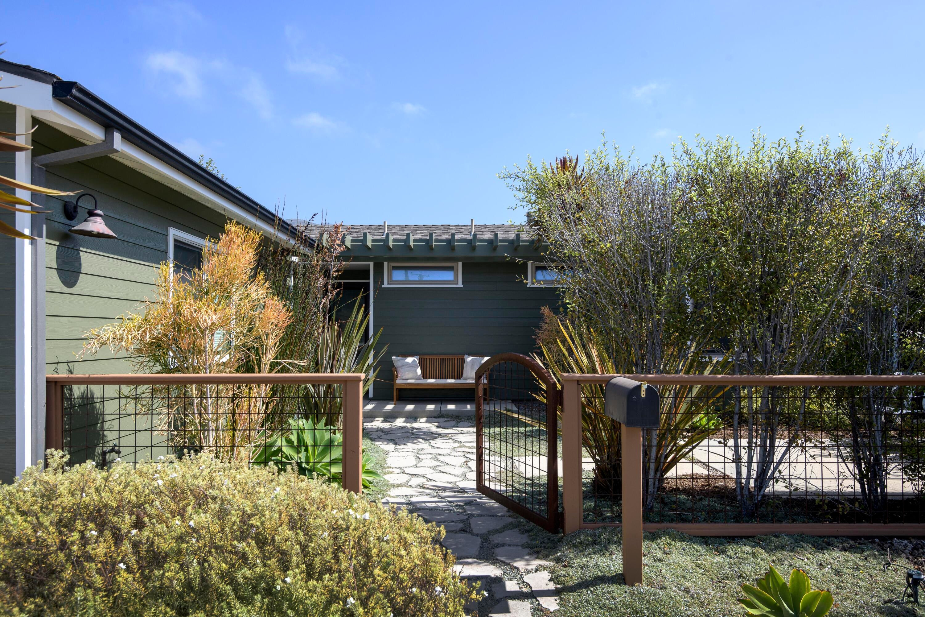 4910 Malibu Drive