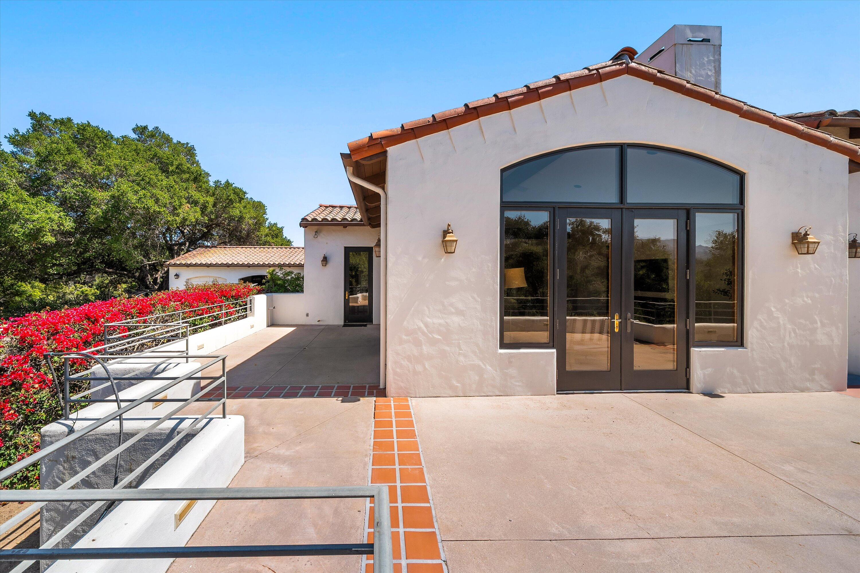 Goleta, California 93117, United States, 4 Bedrooms Bedrooms, ,4 BathroomsBathrooms,Residential,Active,179530