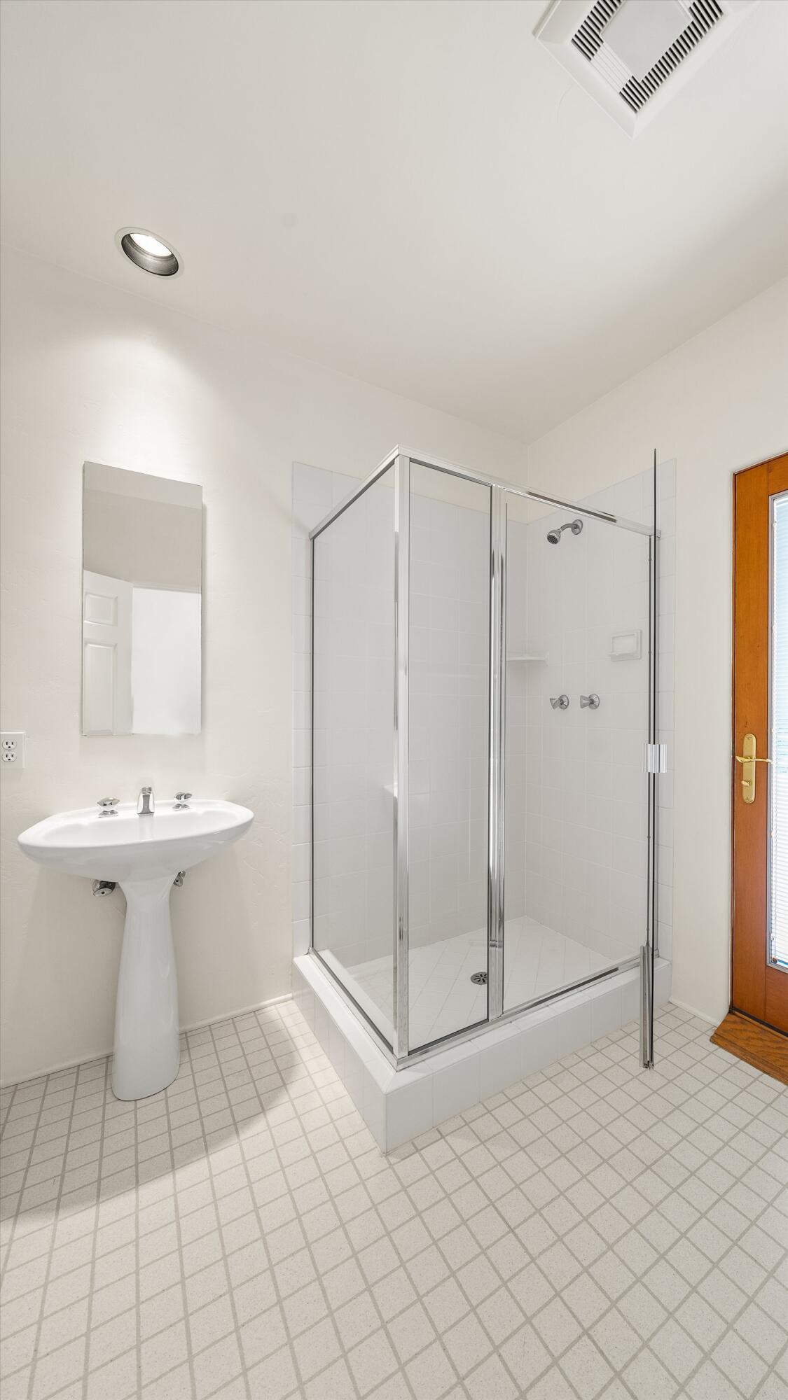 Goleta, California 93117, United States, 4 Bedrooms Bedrooms, ,4 BathroomsBathrooms,Residential,Active,179530