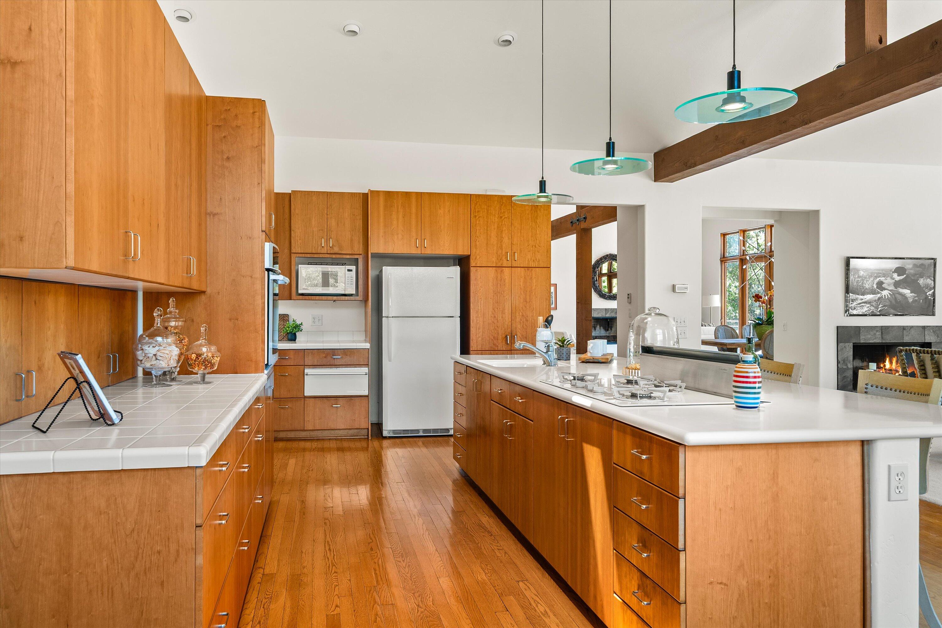 Goleta, California 93117, United States, 4 Bedrooms Bedrooms, ,4 BathroomsBathrooms,Residential,Active,179530