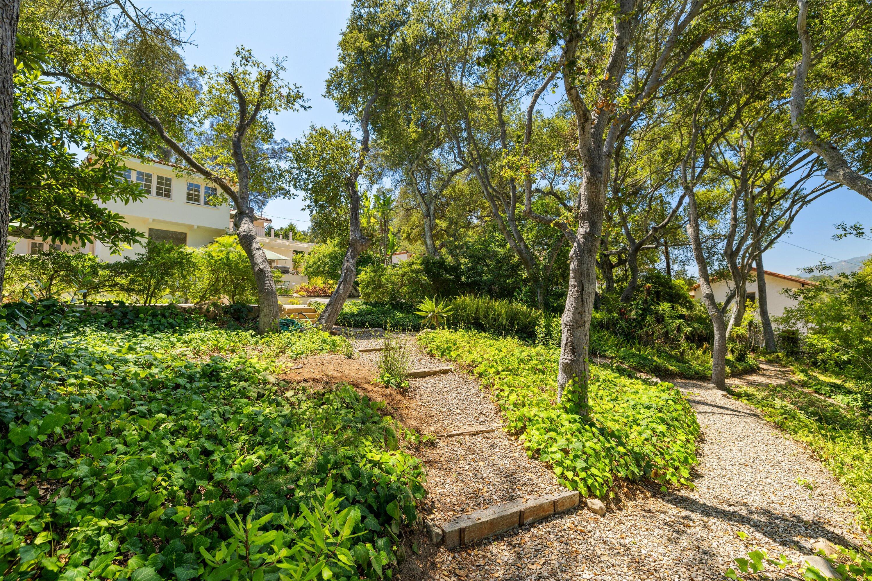 Montecito, California 93108, United States, 3 Bedrooms Bedrooms, ,4 BathroomsBathrooms,Residential,Active,146191