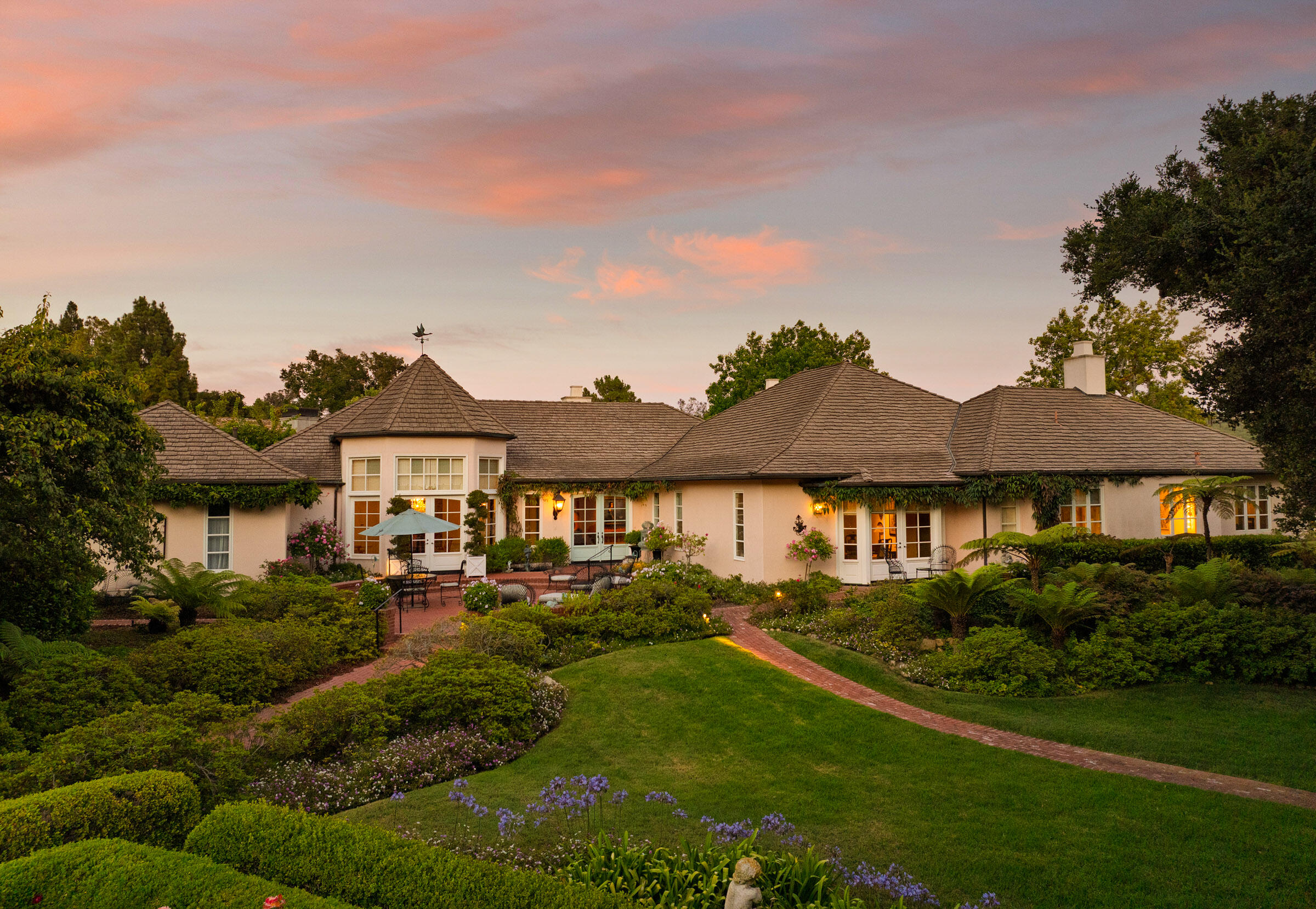 Santa Barbara, California 93108, United States, 3 Bedrooms Bedrooms, ,5 BathroomsBathrooms,Residential,Active,182126