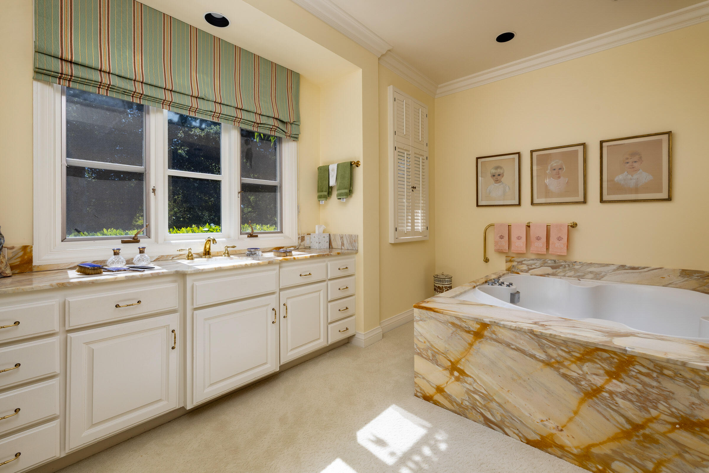 Santa Barbara, California 93108, United States, 3 Bedrooms Bedrooms, ,5 BathroomsBathrooms,Residential,Active,182126