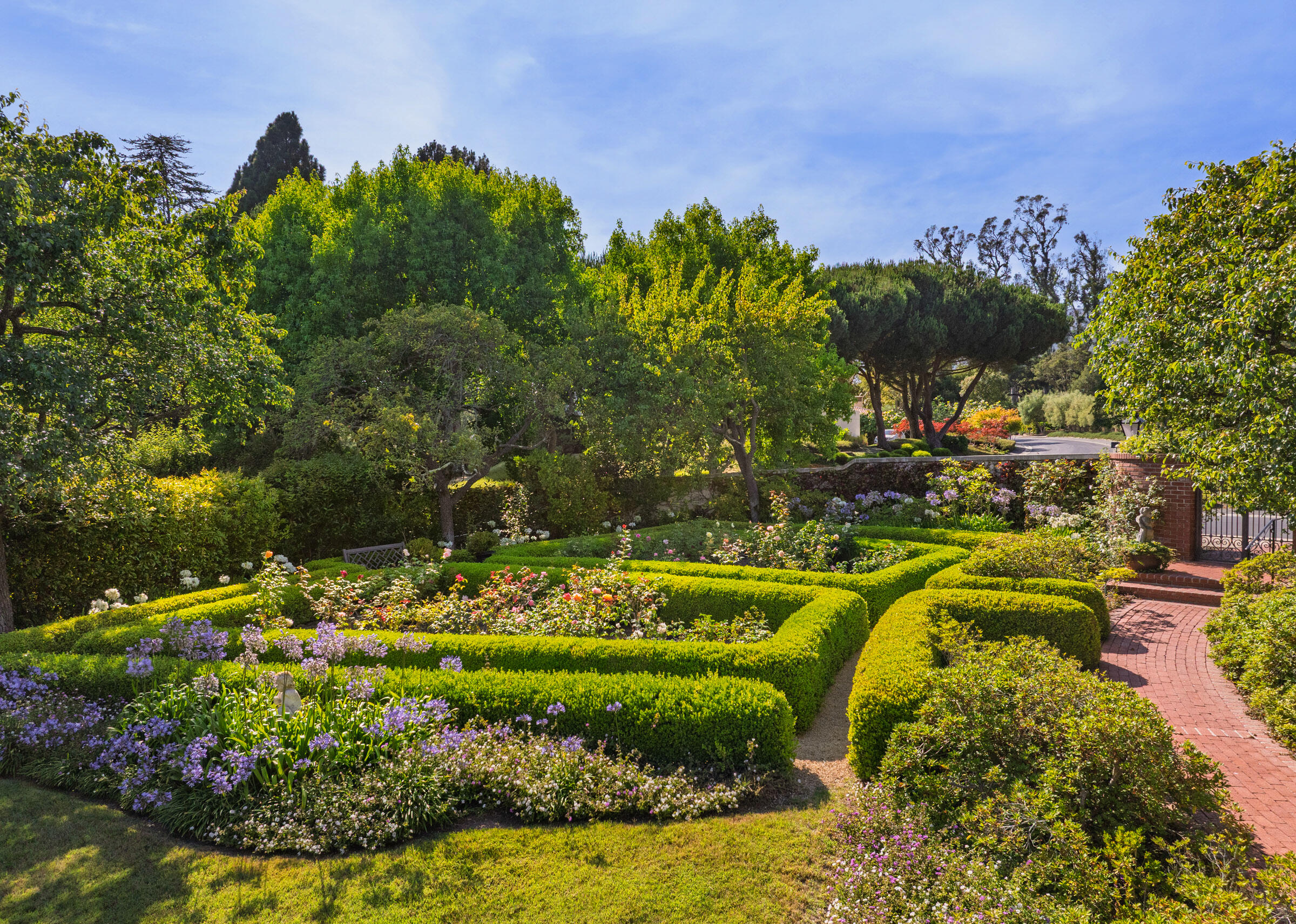 Santa Barbara, California 93108, United States, 3 Bedrooms Bedrooms, ,5 BathroomsBathrooms,Residential,Active,182126