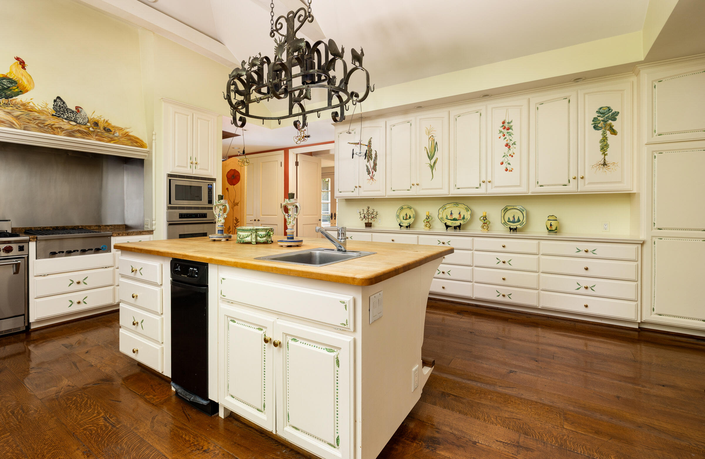 Santa Barbara, California 93108, United States, 3 Bedrooms Bedrooms, ,5 BathroomsBathrooms,Residential,Active,182126