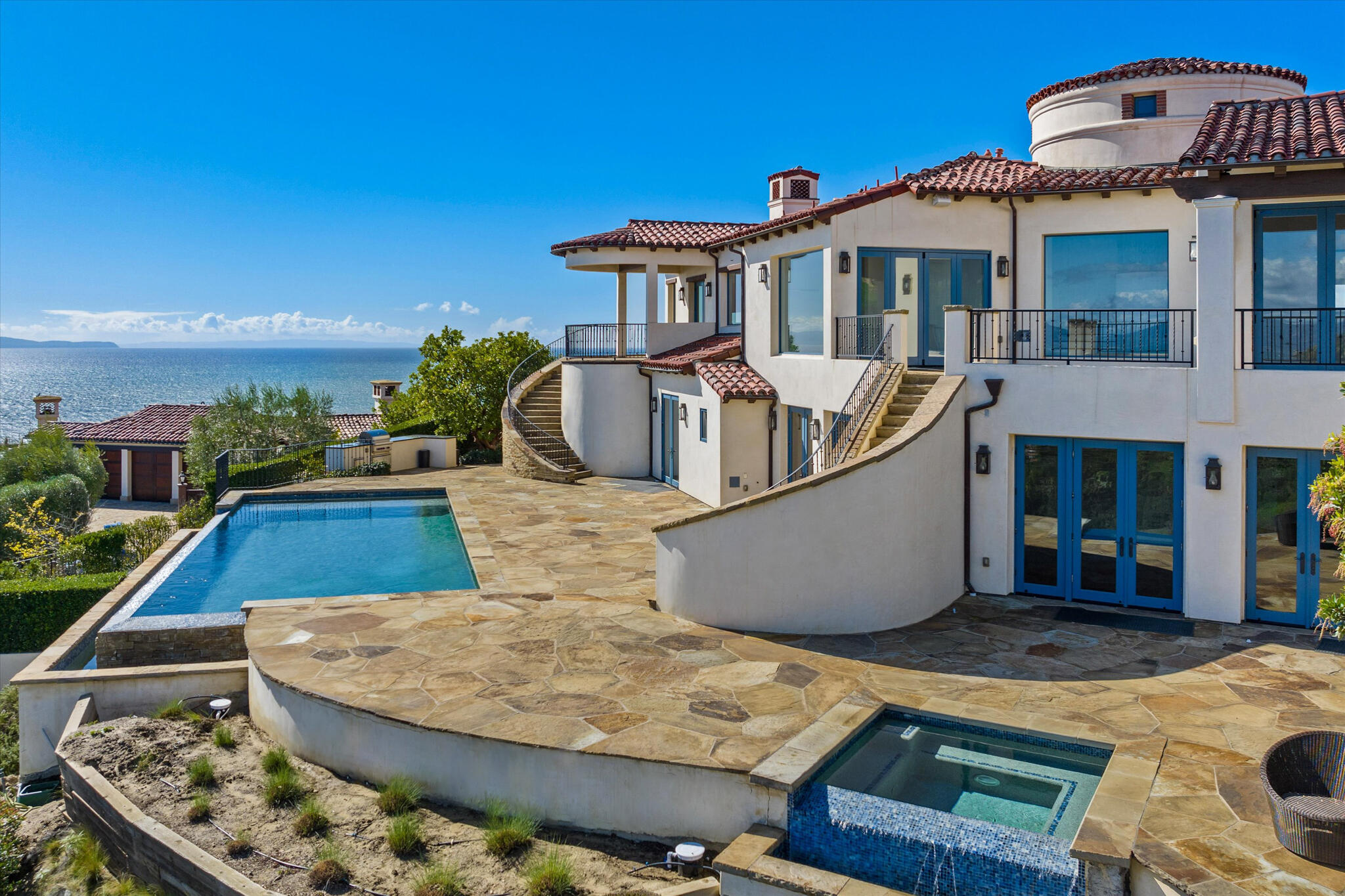 Santa Barbara, California 93109, United States, 4 Bedrooms Bedrooms, ,5 BathroomsBathrooms,Residential,Pending,129512