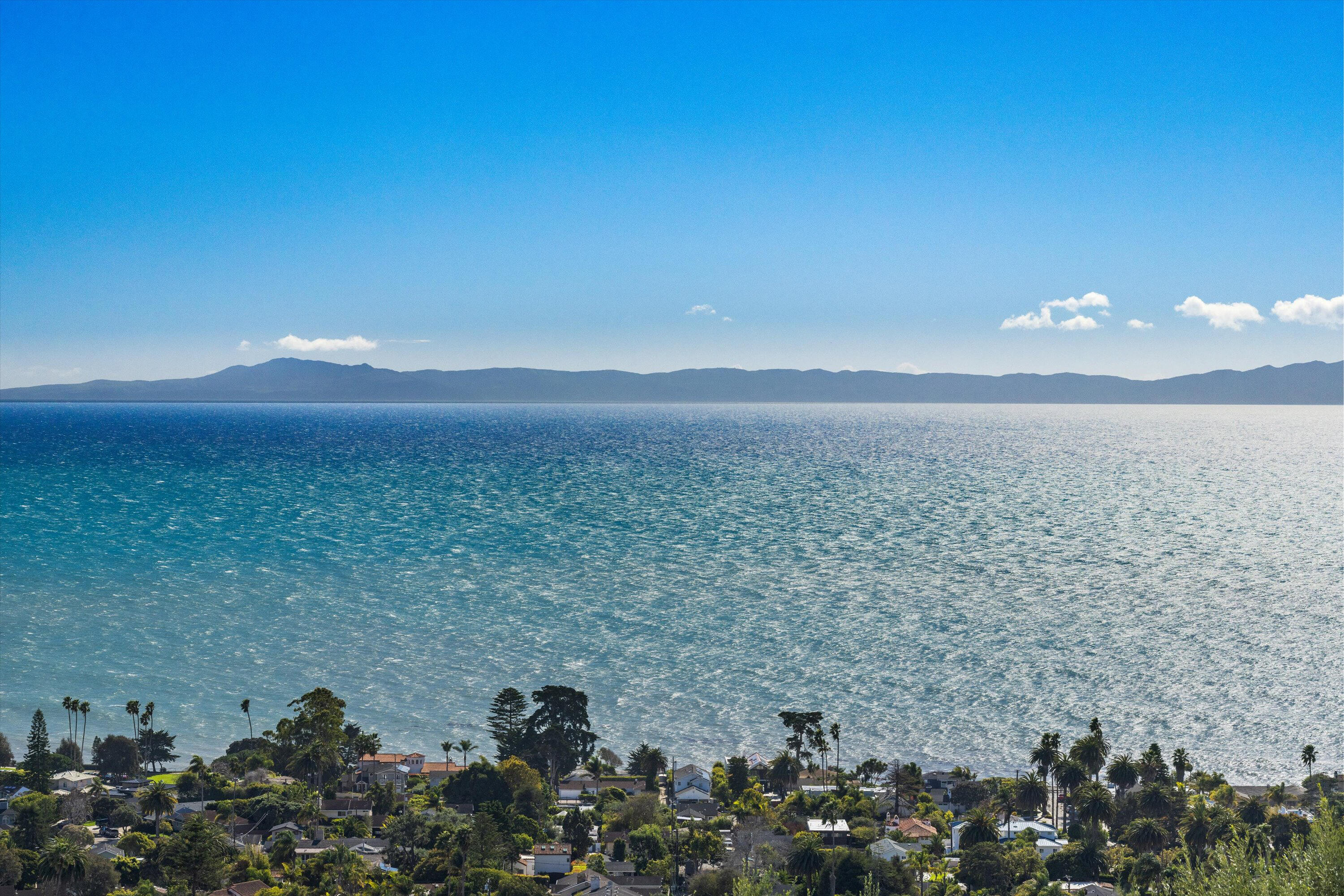 Santa Barbara, California 93109, United States, 4 Bedrooms Bedrooms, ,5 BathroomsBathrooms,Residential,Pending,129512