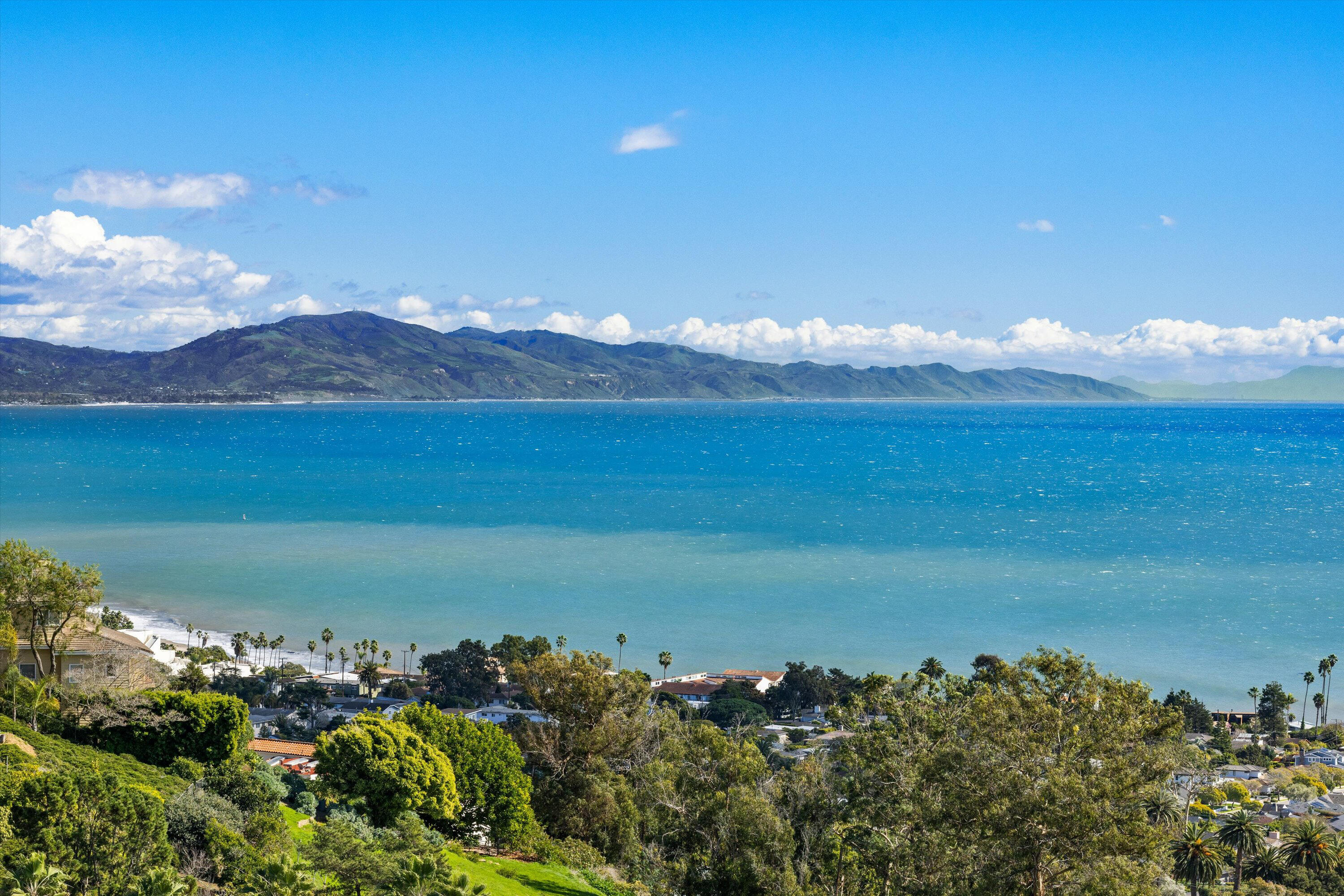 Santa Barbara, California 93109, United States, 4 Bedrooms Bedrooms, ,5 BathroomsBathrooms,Residential,Pending,129512