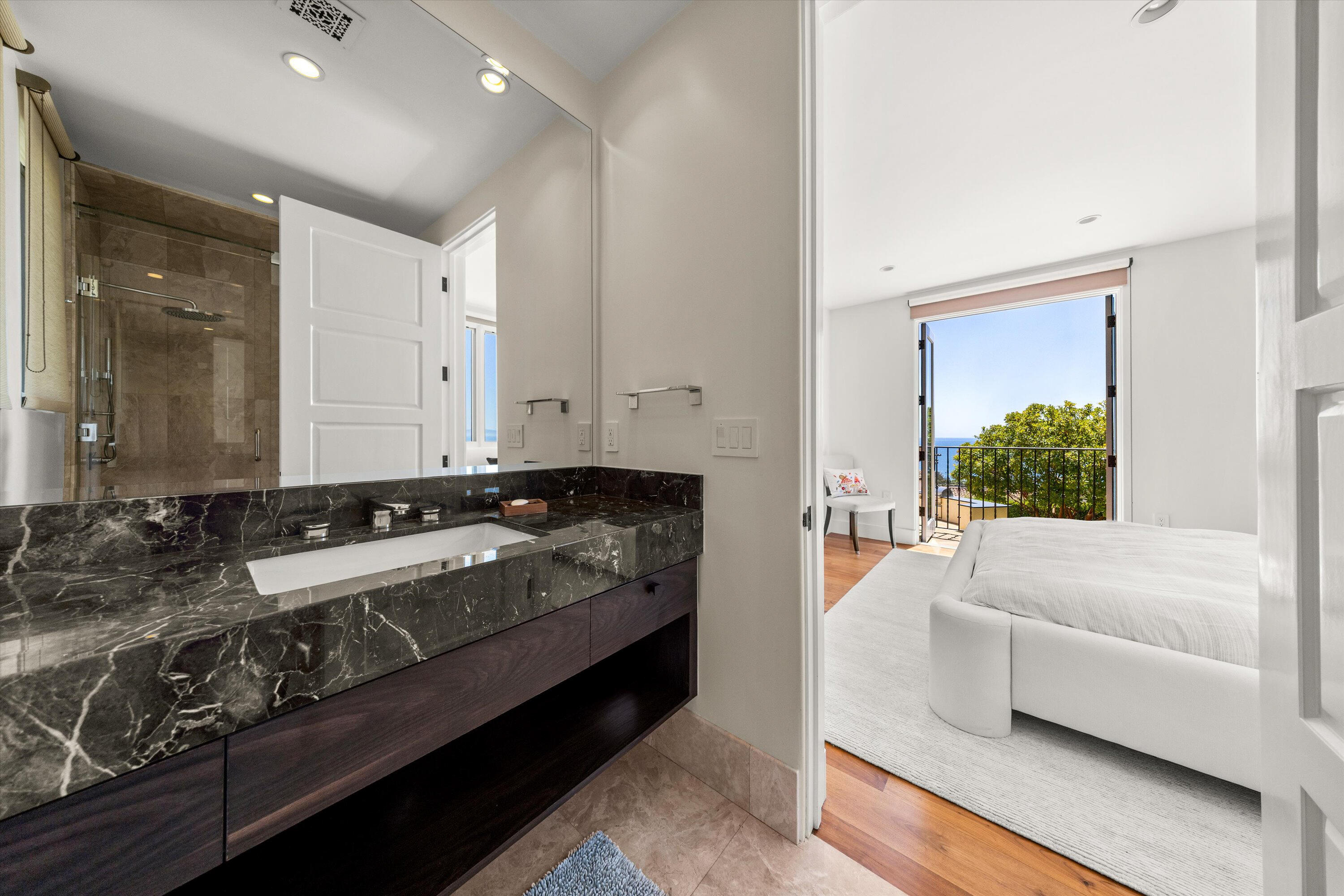 Santa Barbara, California 93109, United States, 4 Bedrooms Bedrooms, ,5 BathroomsBathrooms,Residential,Pending,129512