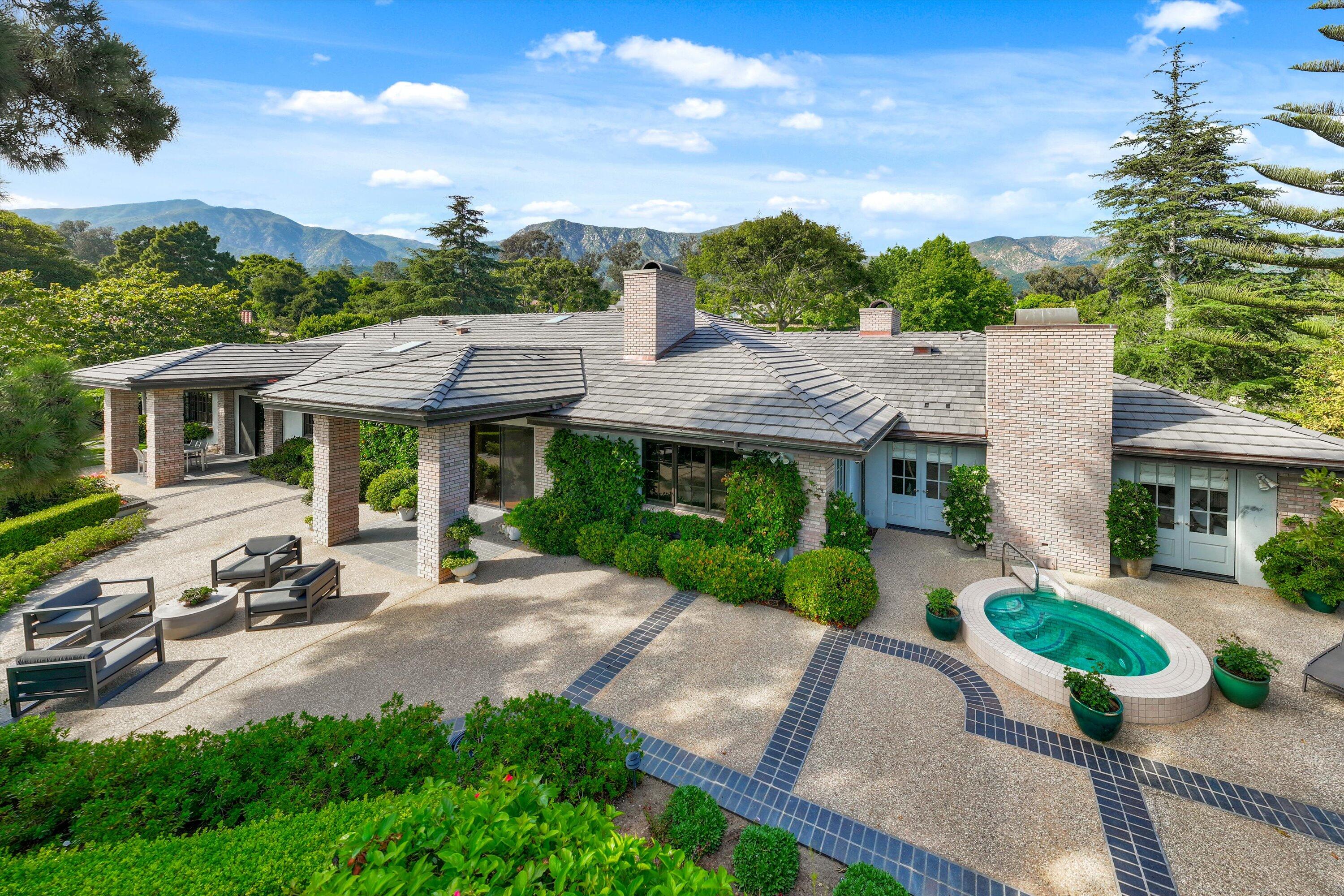 Montecito, California 93108, United States, 3 Bedrooms Bedrooms, ,4 BathroomsBathrooms,Residential,Pending,6023