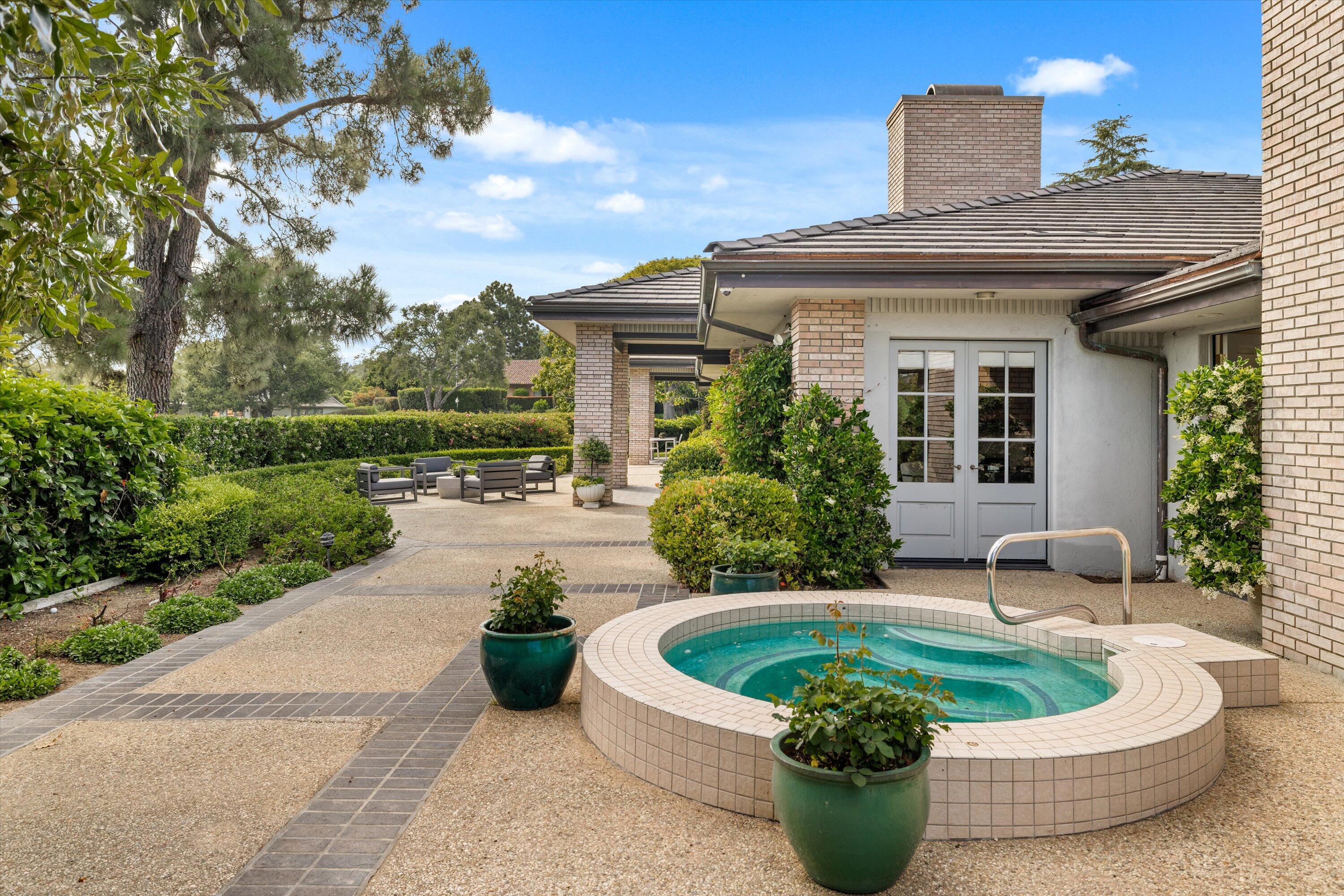 Montecito, California 93108, United States, 3 Bedrooms Bedrooms, ,4 BathroomsBathrooms,Residential,Pending,6023