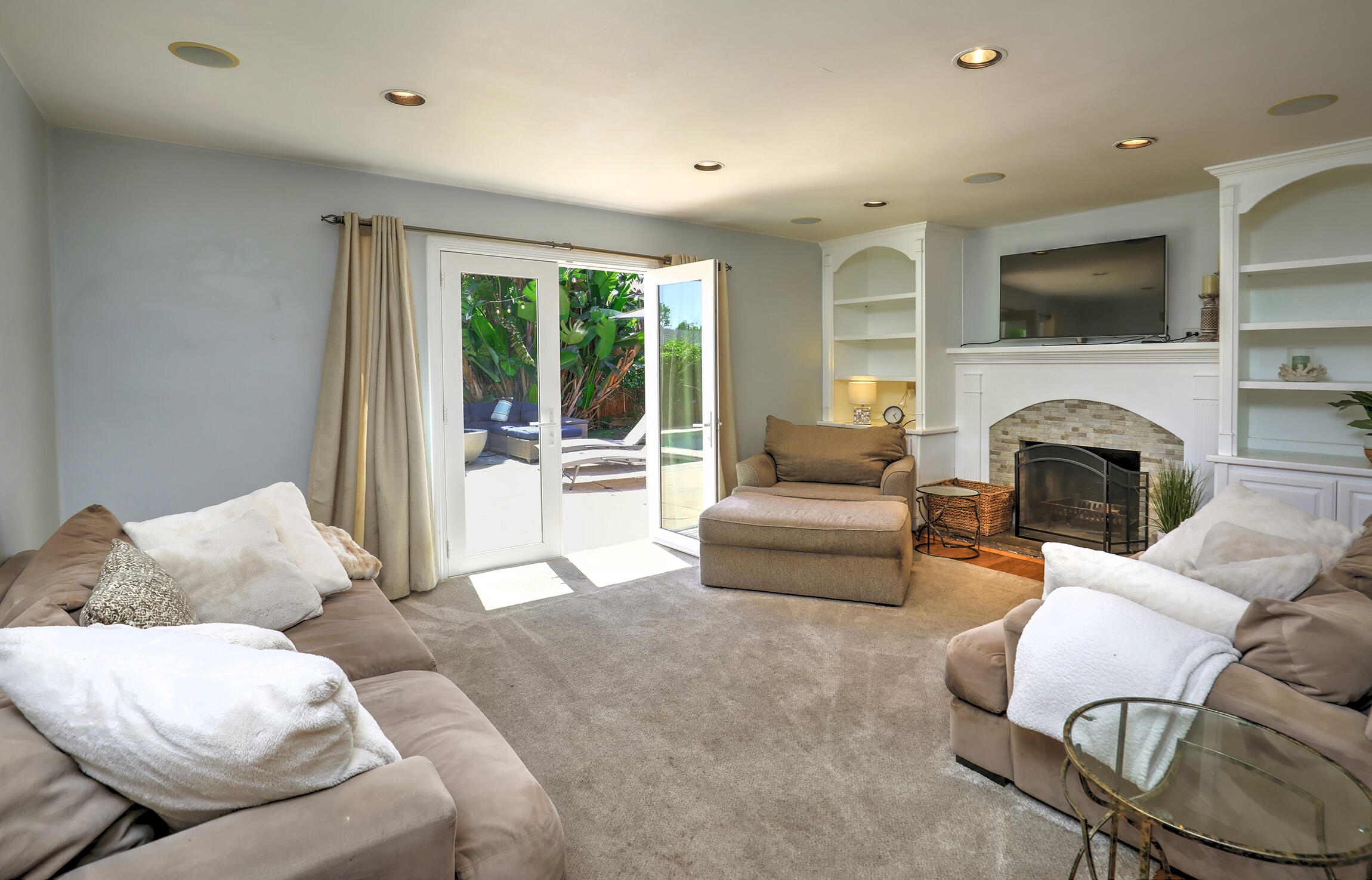 5573 Huntington Drive