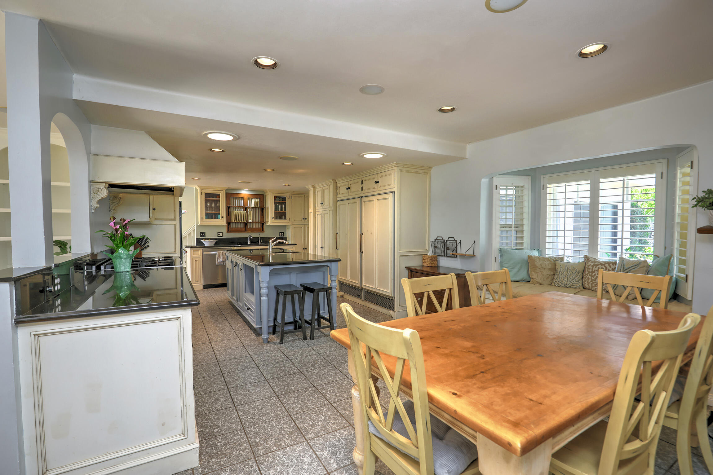 5573 Huntington Drive