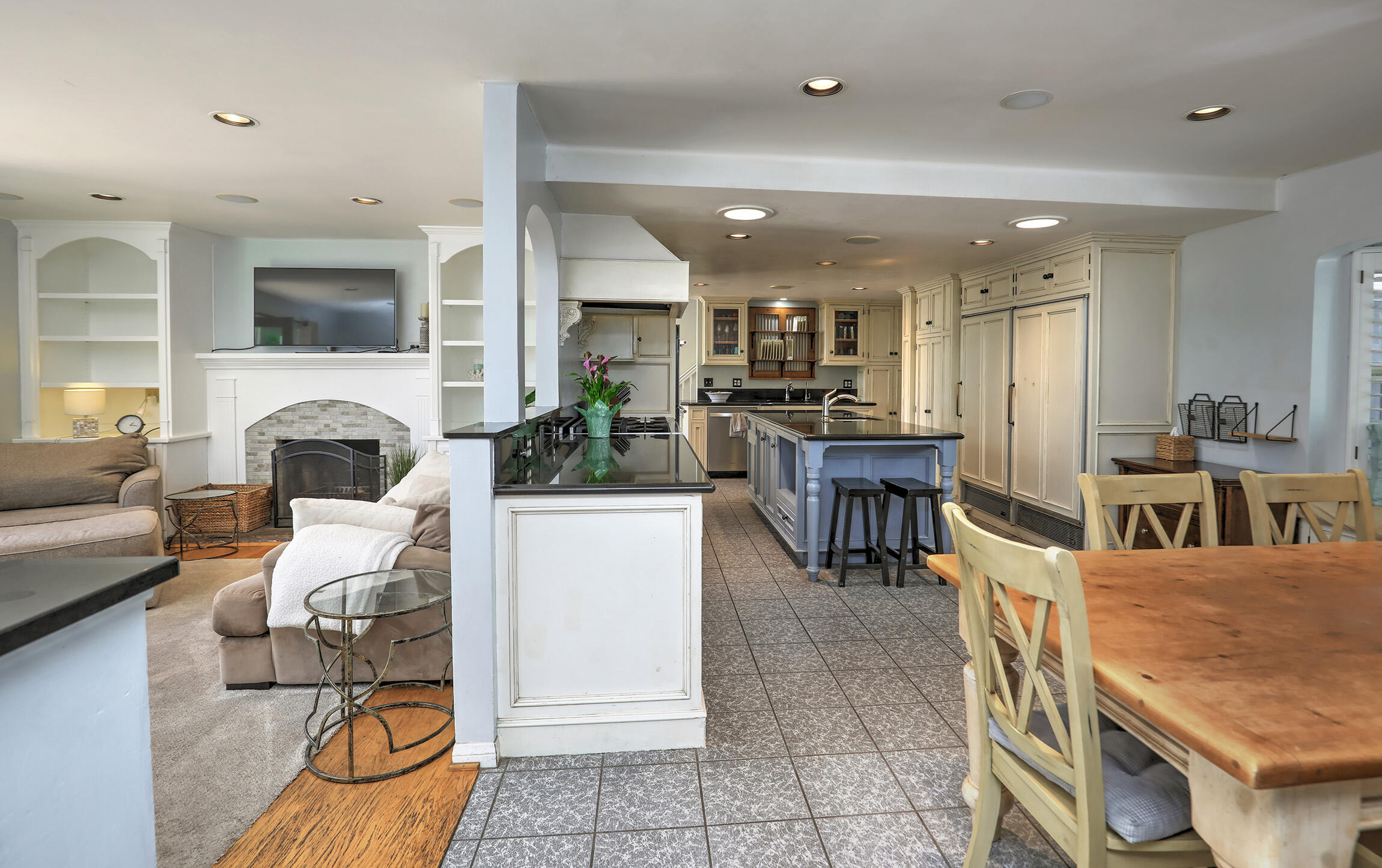 5573 Huntington Drive