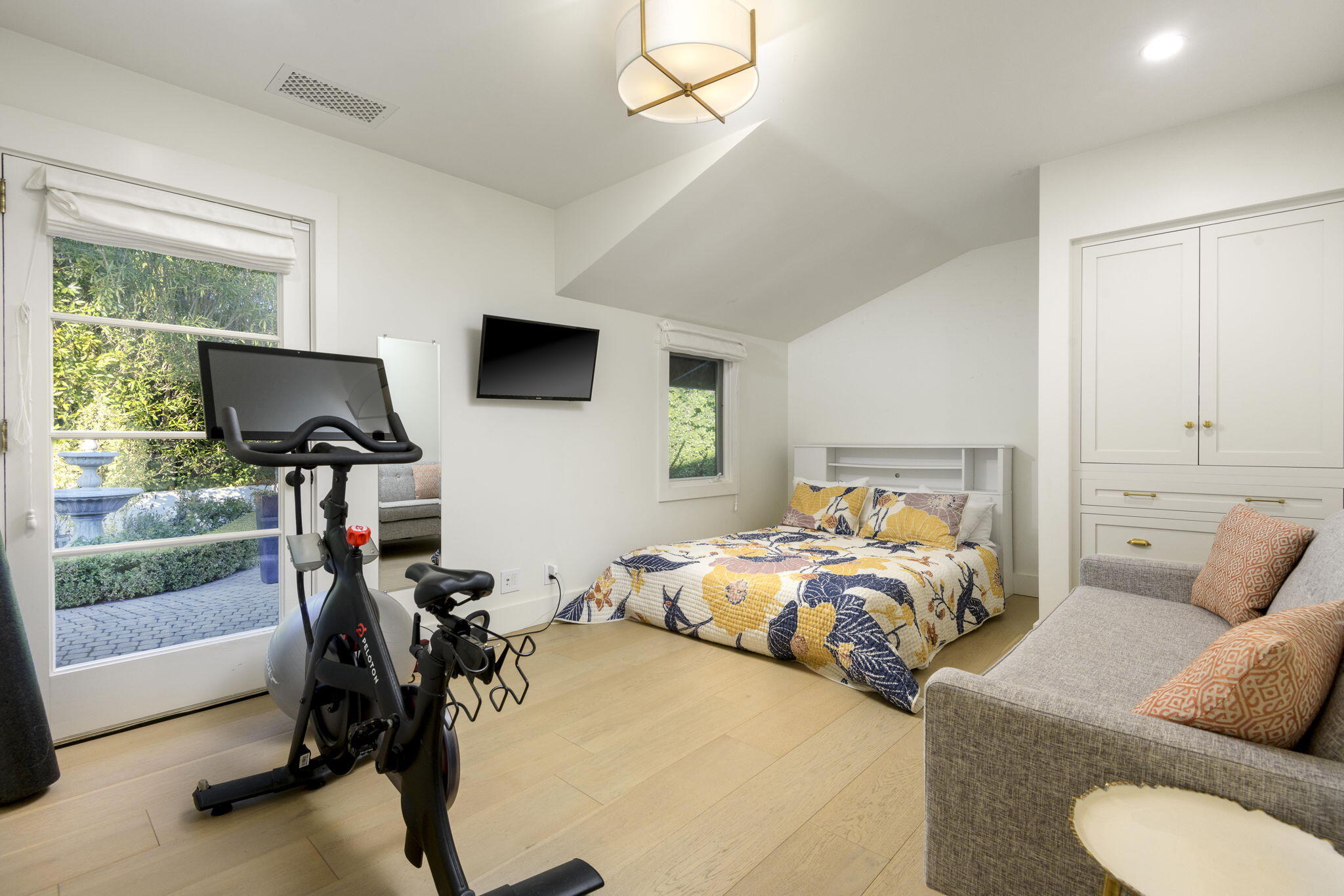 Santa Barbara, California 93108, United States, 4 Bedrooms Bedrooms, ,3 BathroomsBathrooms,Residential,Active,91588