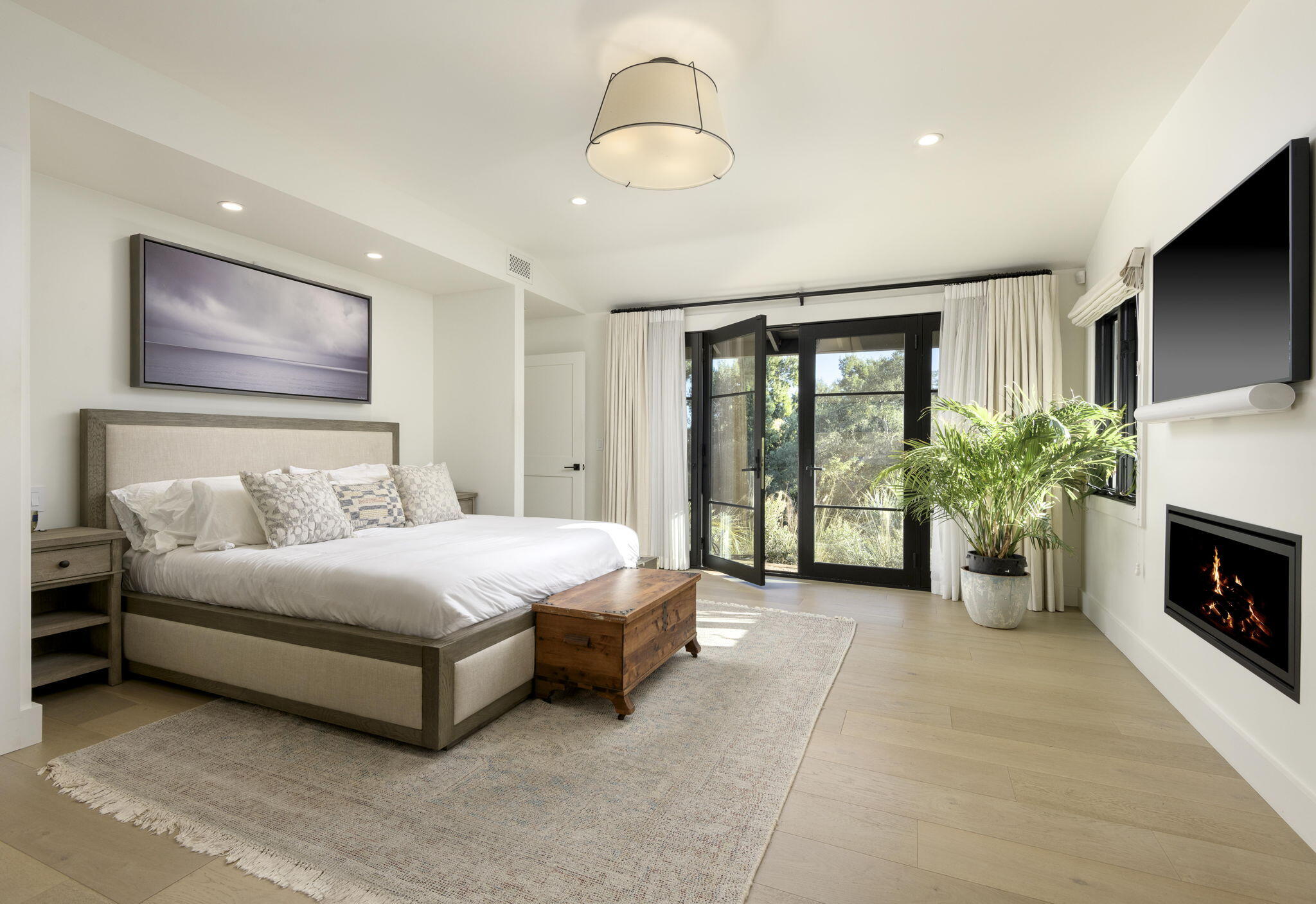 Santa Barbara, California 93108, United States, 4 Bedrooms Bedrooms, ,3 BathroomsBathrooms,Residential,Active,91588