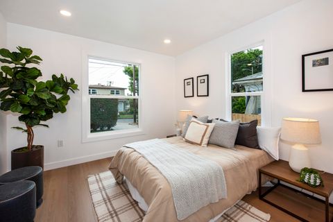 Photo of 405 E Figueroa Street, SANTA BARBARA, CA 93101 (MLS # 26-1623)